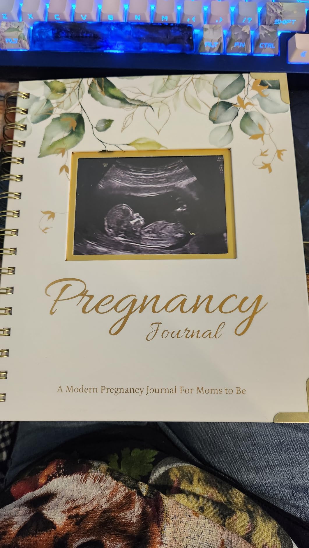 Pregnancy Journal for First Time Moms Gifts - 90 Pages Hardcover (Alpine) customer photo 1