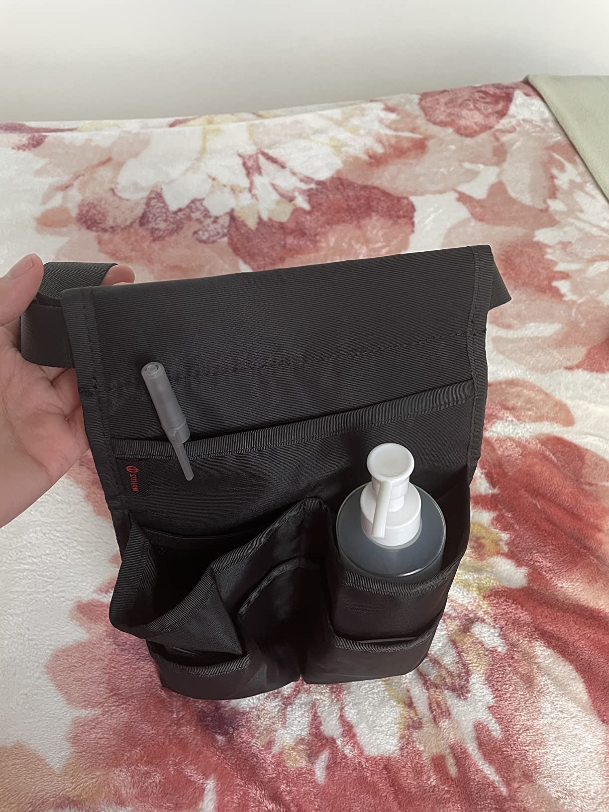 SITHON Massage Bottle Bag, Professional Massage Therapist Holster for 2 Bottles, Lotion Oil Waist Holder Organizer with Adjustable Belt, Multiple Pockets (Bag Only) (Black) customer photo 2