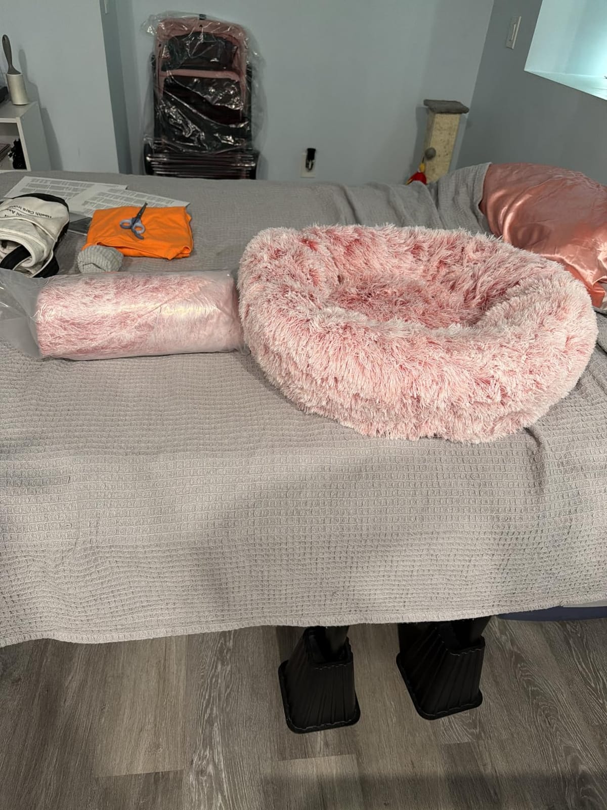 WNPETHOME Small Round Calming Dog Bed Cat Bed for Comfy Sleep customer photo 2