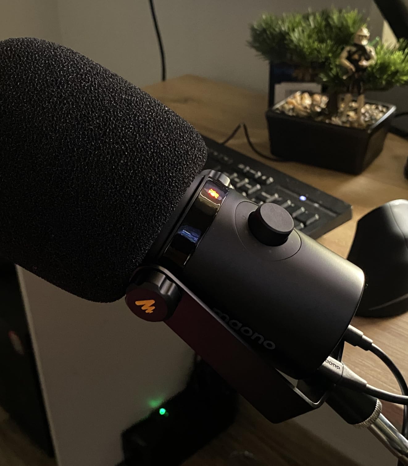 MAONO PD400X Dynamic Microphone, USB/XLR Podcast PC Mic with Software customer photo 2