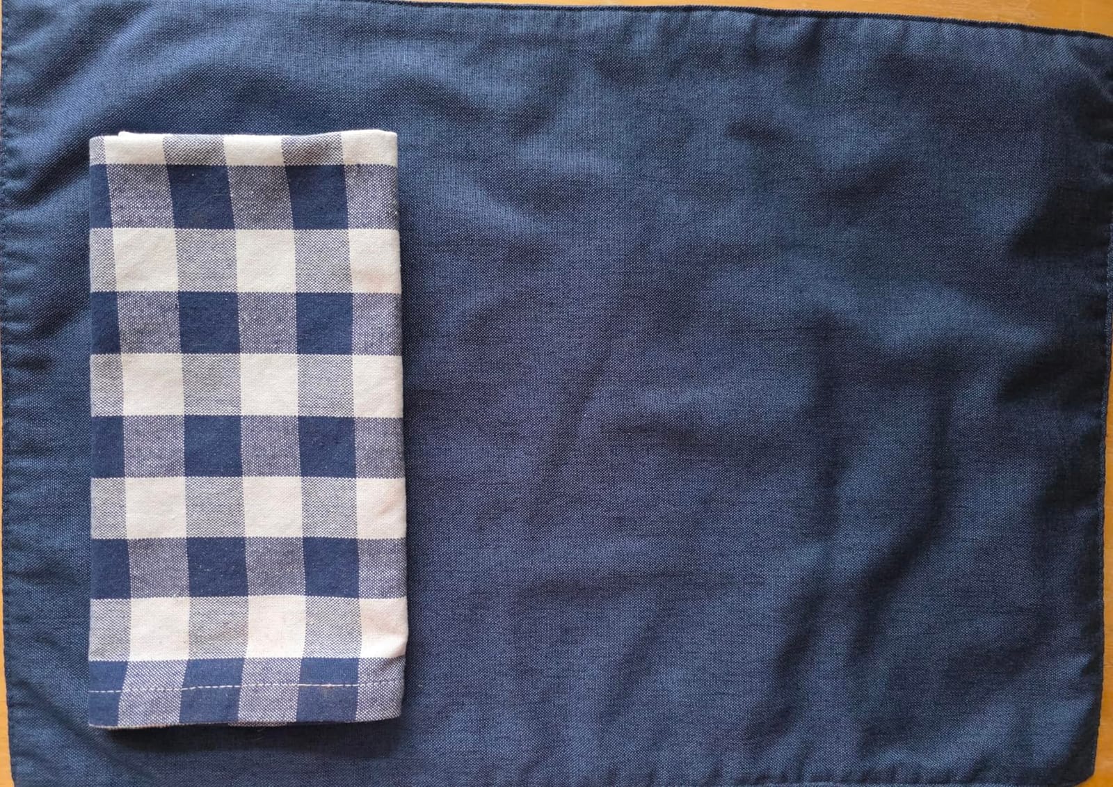 Cloth Placemats Set of 6, Cotton Linen Blend Machine Washable Durable Linen Table Mats, Heat Resistant Placemats Wrinkle Free Place Mats for Dining Table, Easy to Clean (Navy Blue, 6) customer photo 2