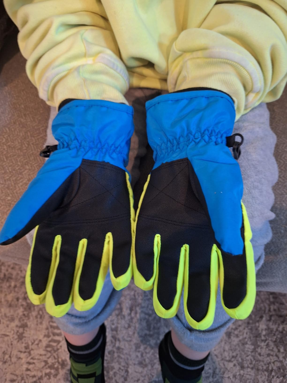 TRIWONDER Kids Ski Snow Gloves, Water-Resistant Winter Mittens Boys Girls customer photo 1