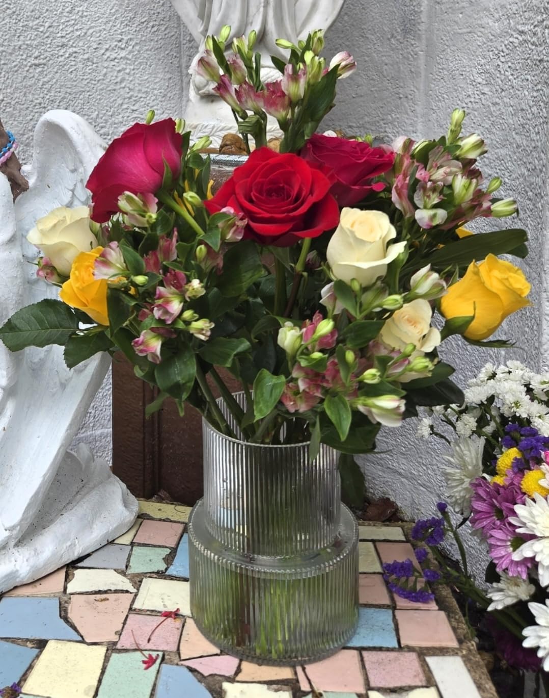 Ribbed Glass Vase, Flower Vase, Fluted Clear Vases for Flowers, Modern Vases for Living Room, Dining Table, Entryway, Shelf, Wedding, Office, Coffee Table, Birthday, 7.5 Inches customer photo 1