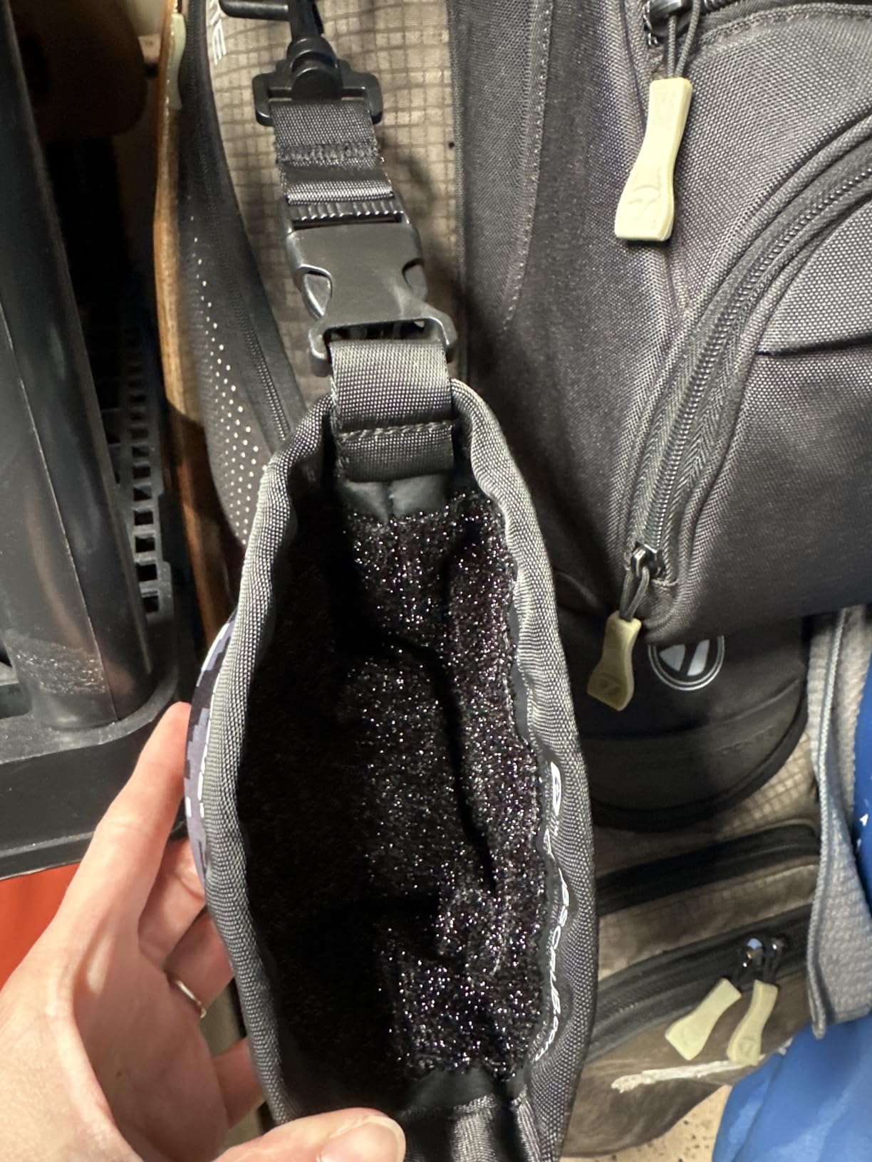 Club Scrub Golf Club and Golf Ball Cleaning Bag, Waterproof Clean Face Technology Liner, Detachable Clip, Machine Washable, Cleans Club Grooves, Dry Exterior (Neoprene or Microfiber Option Available) customer photo 2