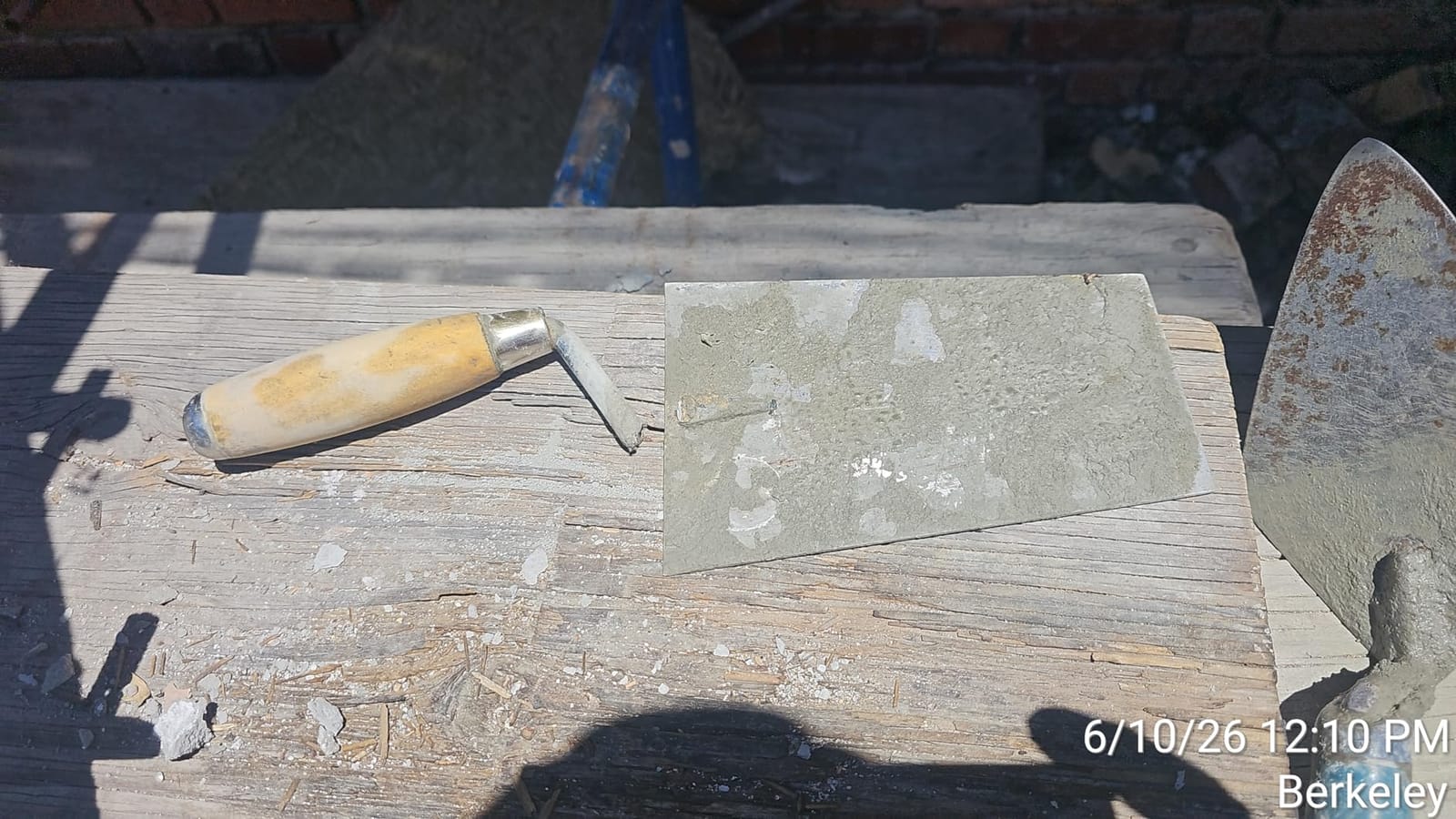 KSEIBI 281350 Narrow Bucket Brick Trowel Wooden Handle Square Tip Bricklaying Trowel (7Inch-180mm) customer photo 1