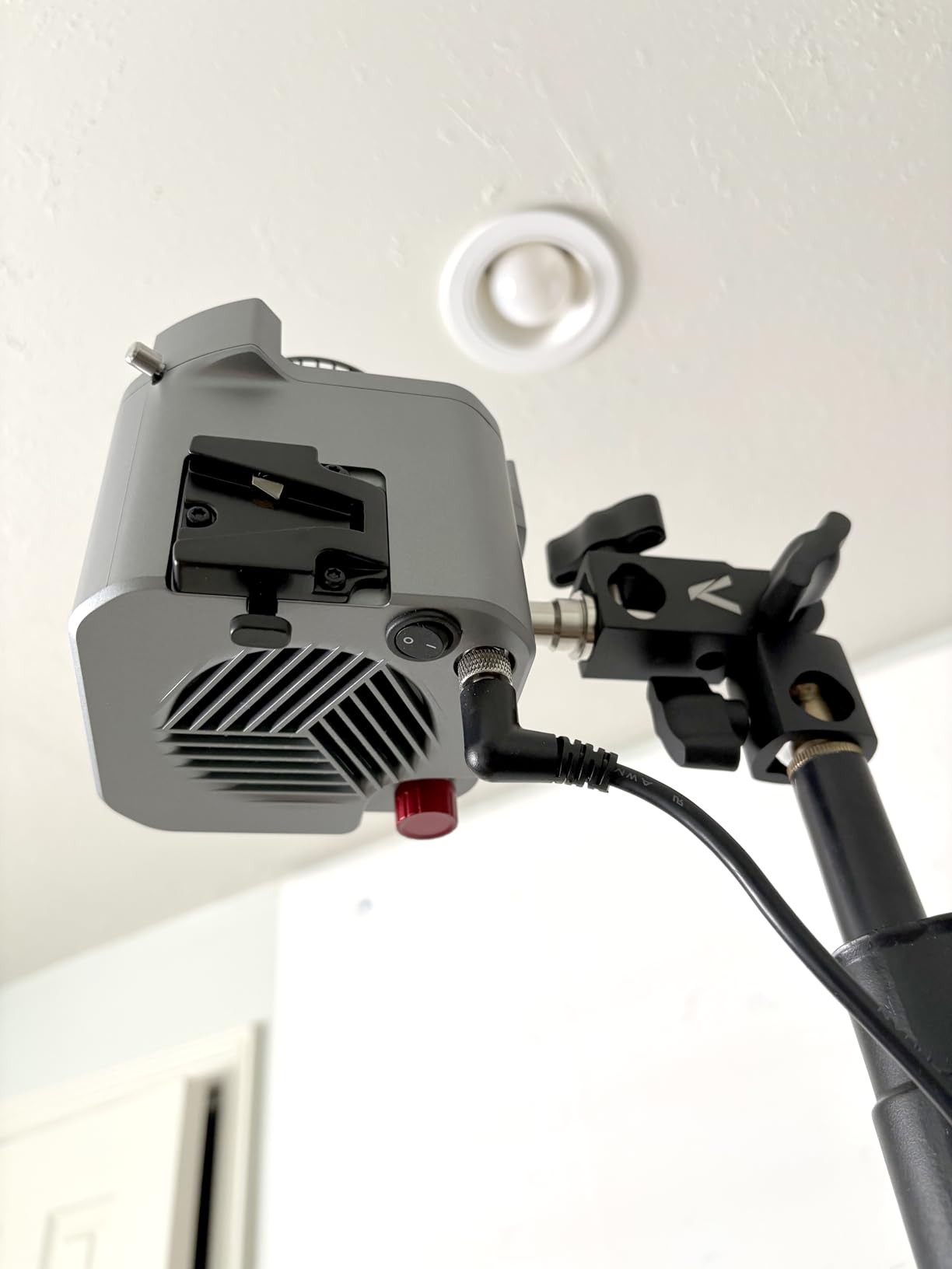 Aputure amaran COB 60xS Video Lighting Bi-Color COB Video Light LED Light customer photo 2