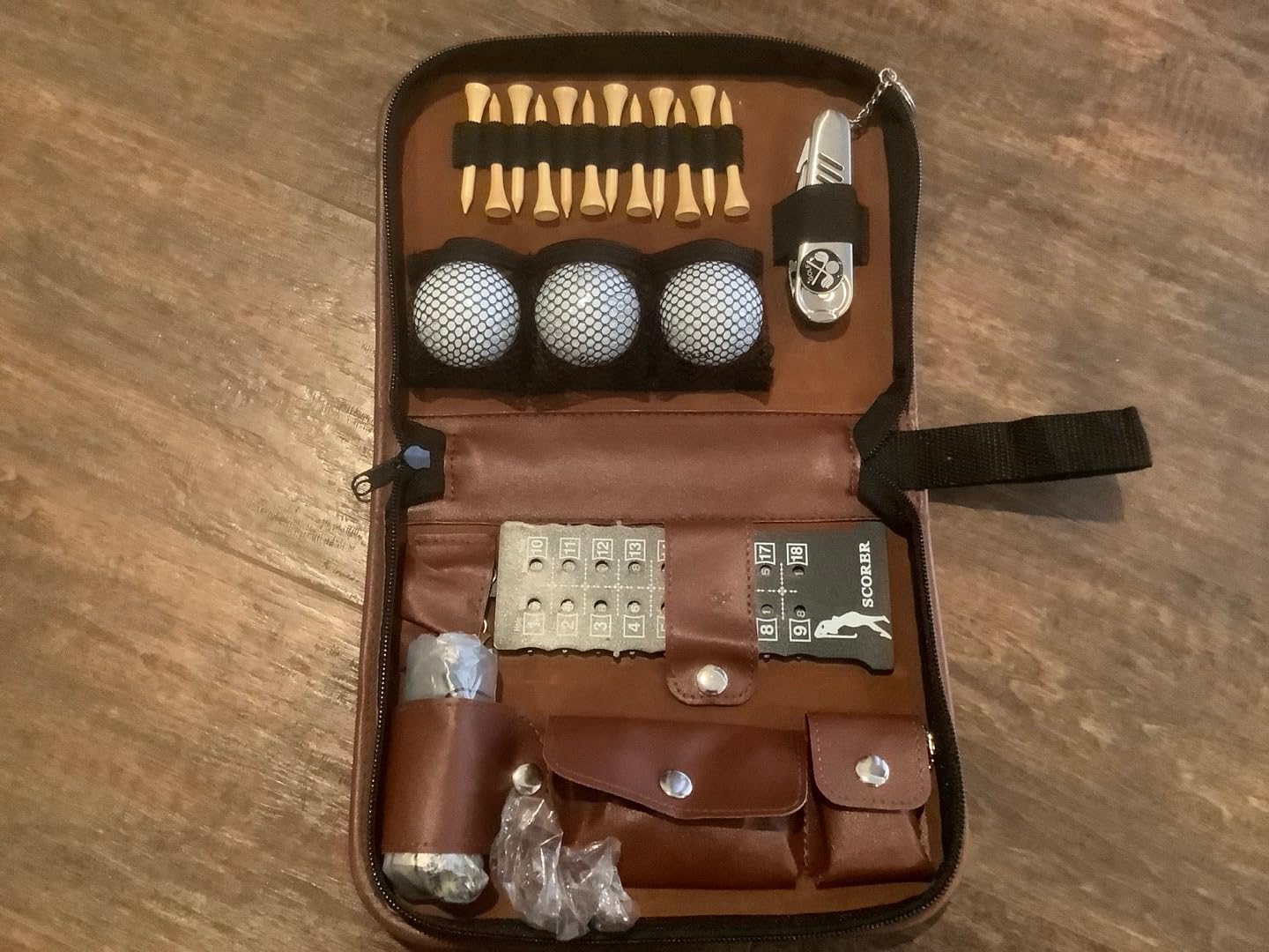 Jiskan Golf Gifts for Men and Women, Golf Accessories Set with Hi-End Case, Golf Balls, Rangefinder, Golf Tees, Brush, Multifunctional Divot Knife, Scorer, Golf Ball Clamp customer photo 1