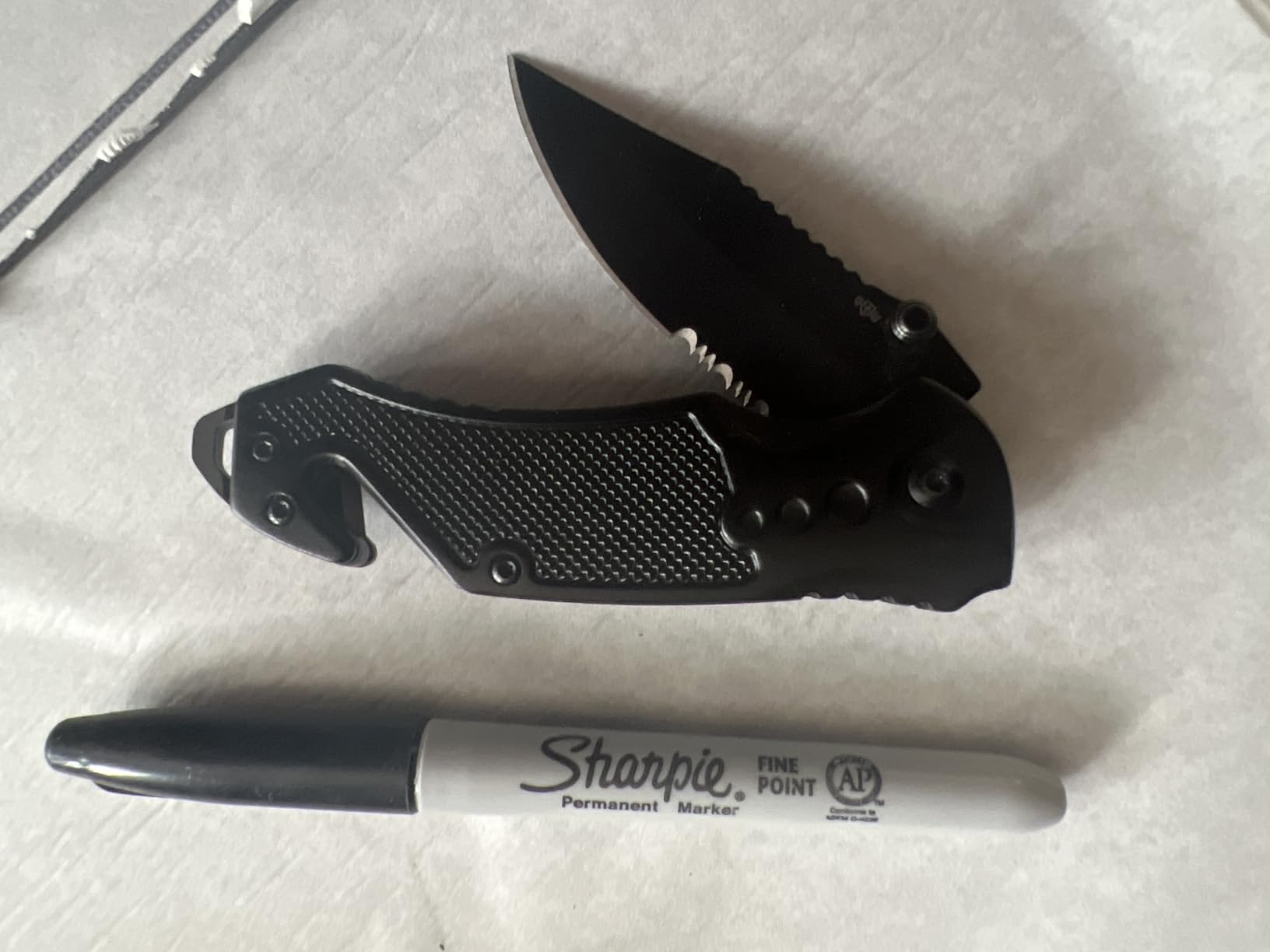GOOD WORKER Legal Pocket Knife with 2.95” Serrated Blade, Glass Breaker, Seat Belt Cutter - EDC Sharp Folding Knives with Portable Clip - Small Tool for Tactical Camping Survival Hiking - Gifts for Men, Women customer photo 1