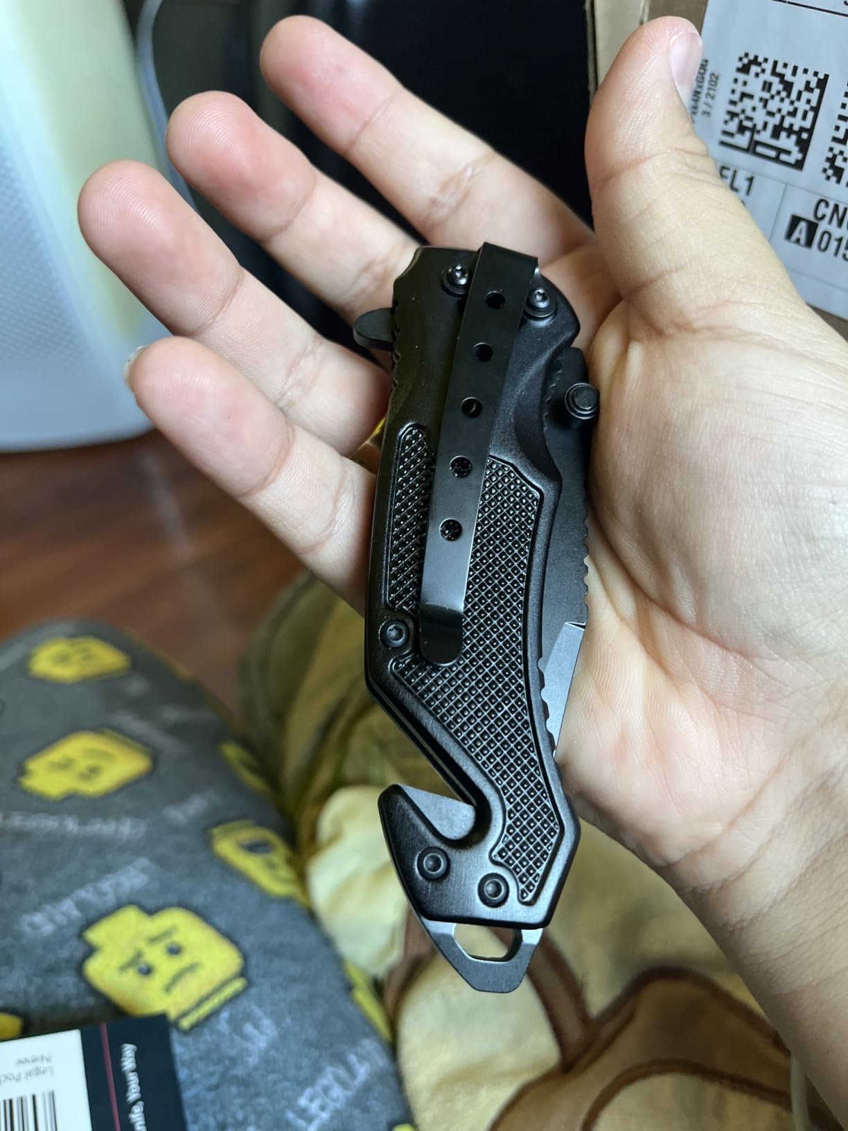 GOOD WORKER Legal Pocket Knife with 2.95” Serrated Blade, Glass Breaker, Seat Belt Cutter - EDC Sharp Folding Knives with Portable Clip - Small Tool for Tactical Camping Survival Hiking - Gifts for Men, Women customer photo 2