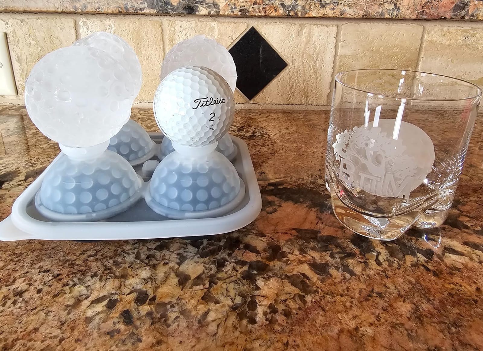 ACOOKEE Silicone Soccer Ball Ice Cube Mold Fun Shapes, Novelty Soccer Gifts, 2.2