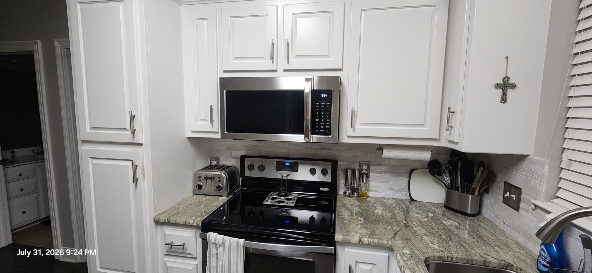 Midea Over the Range Microwave Oven, 1.7 Cu.Ft, 1000W, Stainless Steel customer photo 1