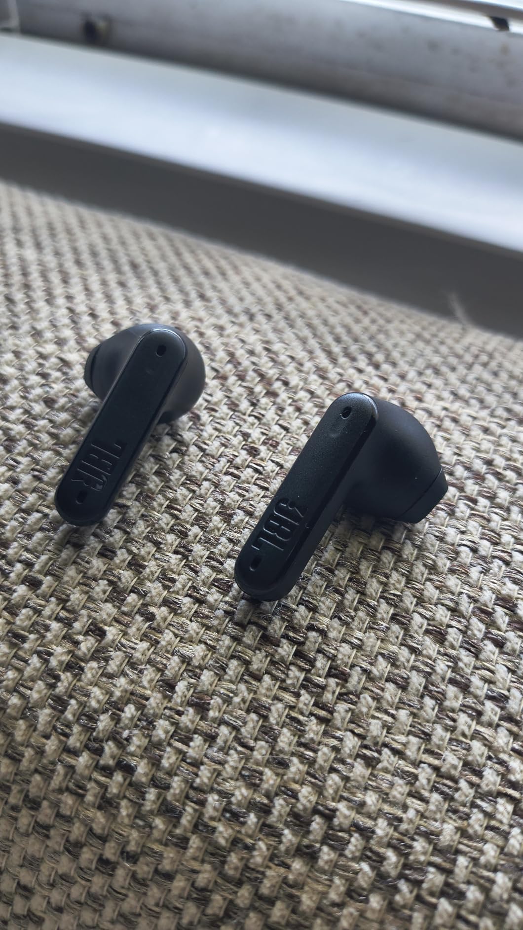 JBL Tune Flex - True Wireless Noise Cancelling Earbuds (Black), Small customer photo 2