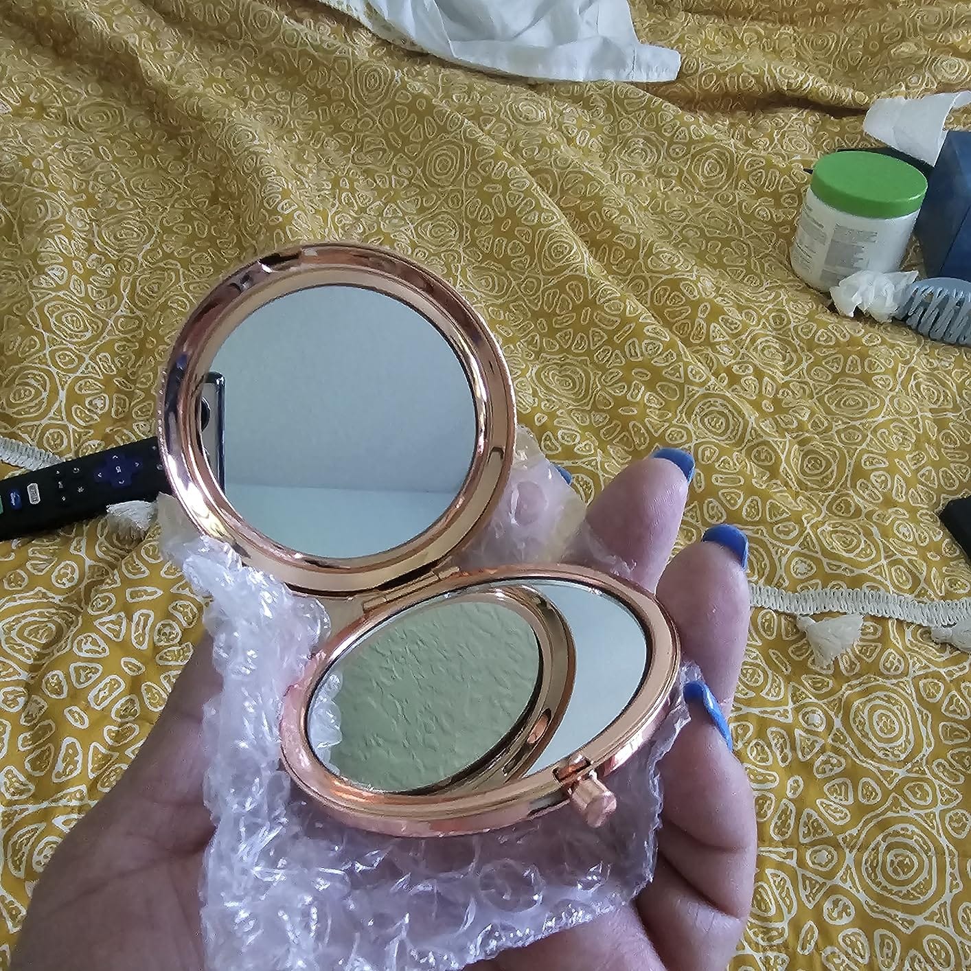 GAOLZIUY Cousin Gifts for Women Cousin Birthday Gifts Rose Gold Compact Mirror Gifts for Cousin Sister Birthday Christmas Graduation Gifts for Best Cousin Pocket Makeup Mirror customer photo 2