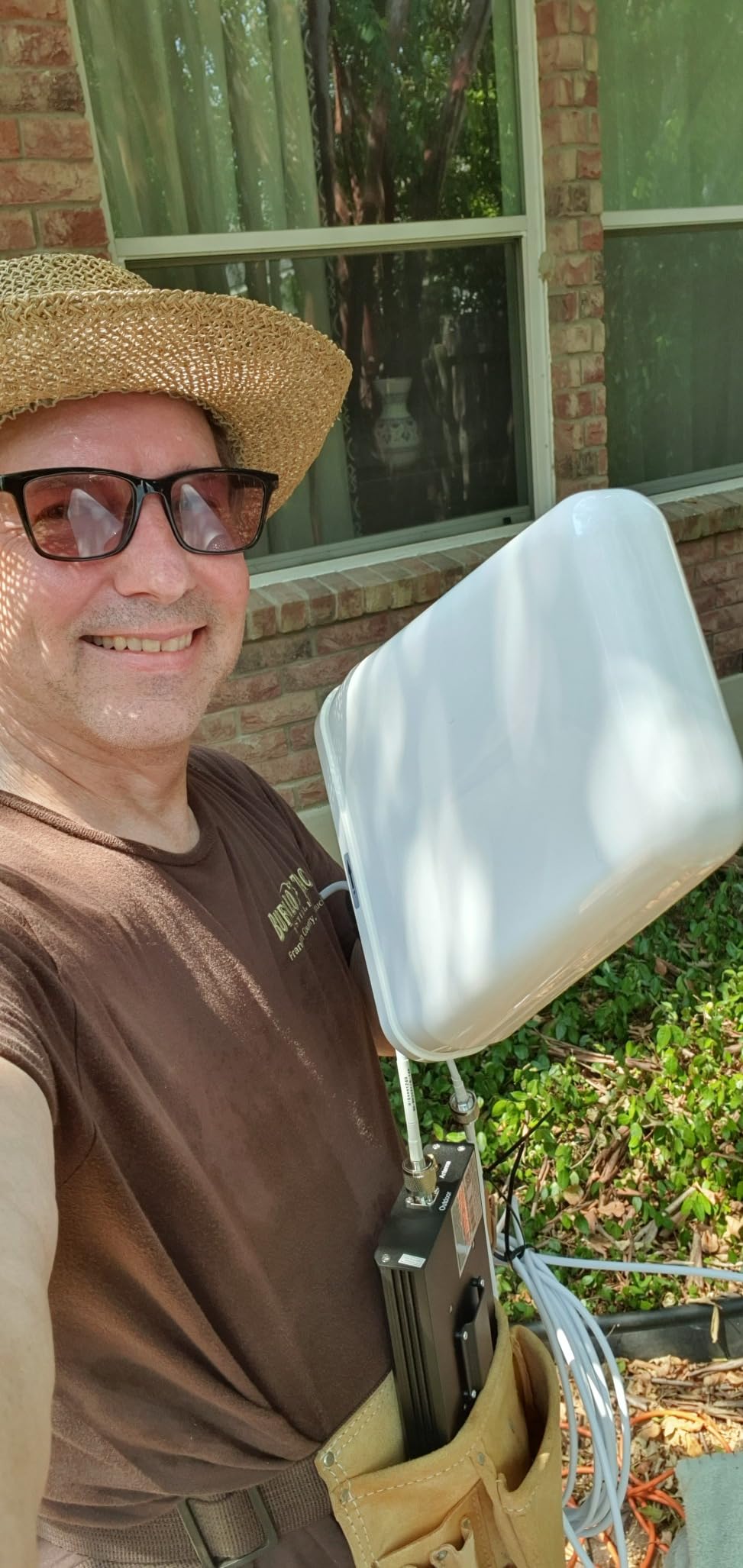 Cell Phone Signal Booster for Home up to 3000 Sq.Ft | Boost 4G 5G Cellular Signal Amplifier 65dB for T-Mobile, AT&T Verizon All U.S Carriers with 2 Indoor Antennas Band 12/17/13/5/25/2/4 customer photo 1