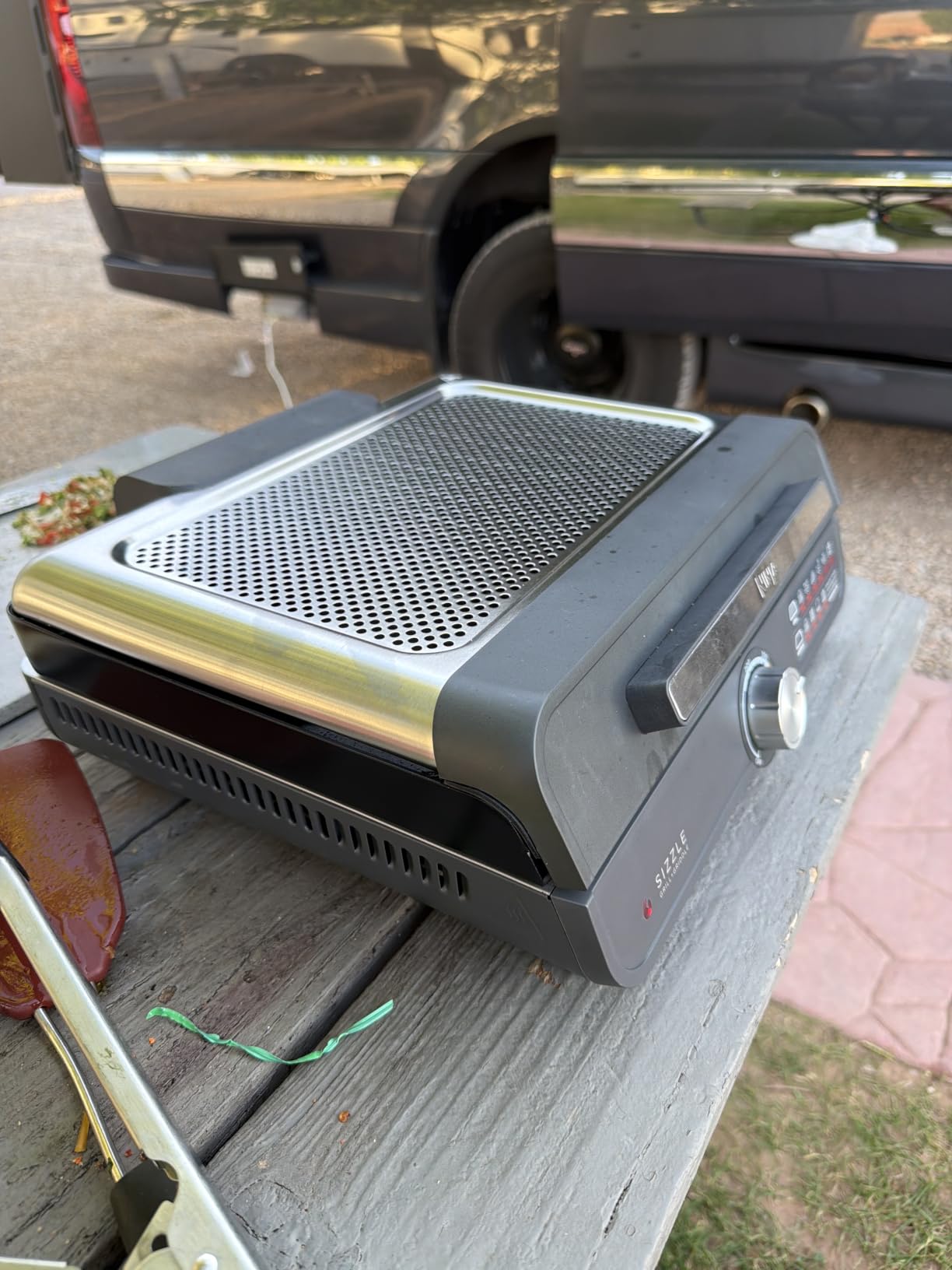 Ninja® Sizzle™ Indoor Grill & Griddle, 14'', 500°F, Grey/Silver, GR101 customer photo 1