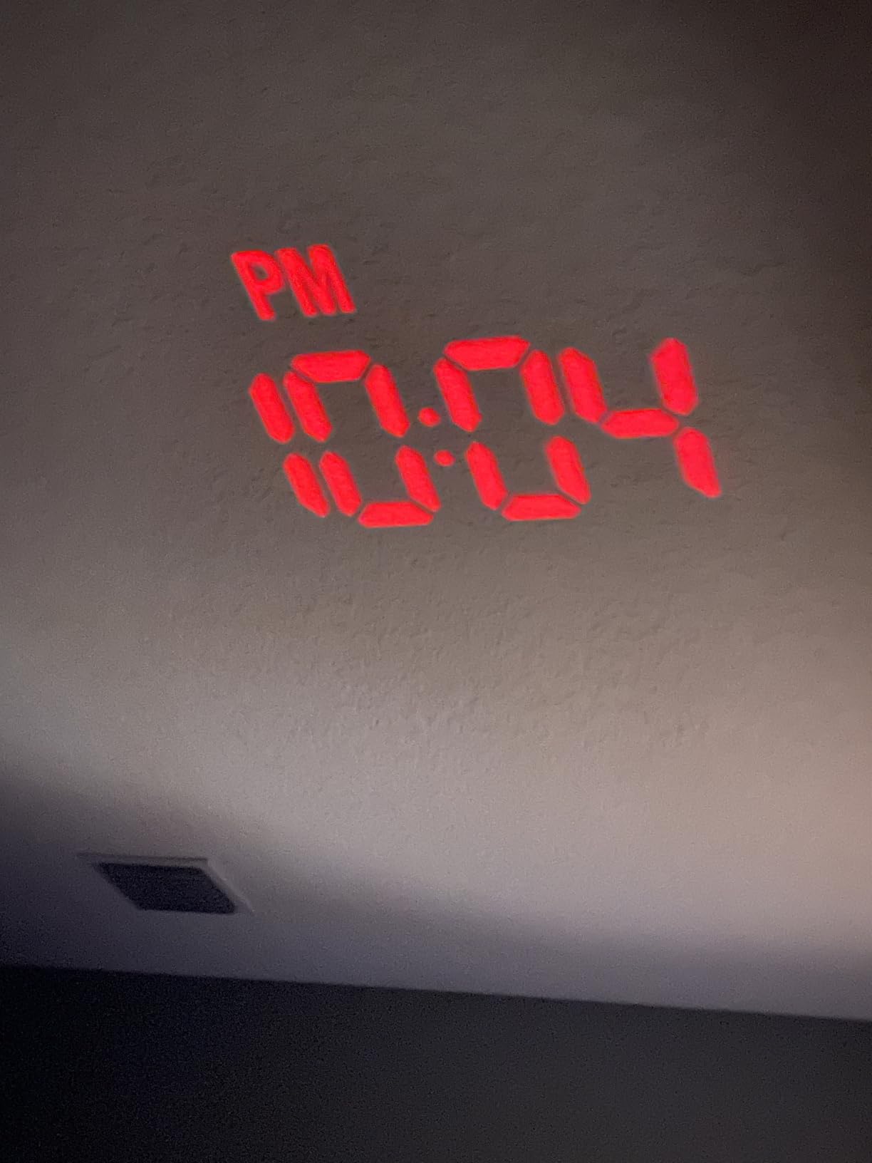 Mesqool Projection Alarm Clock Ceiling Display, with Temperature, Humidity | Dual Alarms, 5-Level Dimmer, Date, Night Light, Weekday/Weekend Mode, 12/24H, DST, , Snooze, 180° Rotatable, for Bedroom customer photo 2