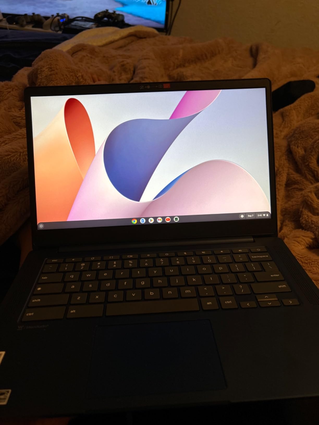 Lenovo Flagship Chromebook, 14'' FHD Touchscreen Slim Thin Light Laptop Computer, 8-Core MediaTek Kompanio 520 Processor, 4GB RAM, 64GB eMMC, WiFi 6,Chrome OS, Abyss Blue customer photo 1