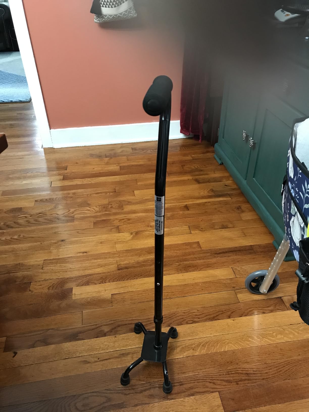 Medline Aluminum Quad Cane with Small Base, 300 lb Capacity, for Balance, Knee Injuries, Leg Surgery Recovery & Mobility, Portable, Sturdy Walking Aid for Seniors & Adults customer photo 1