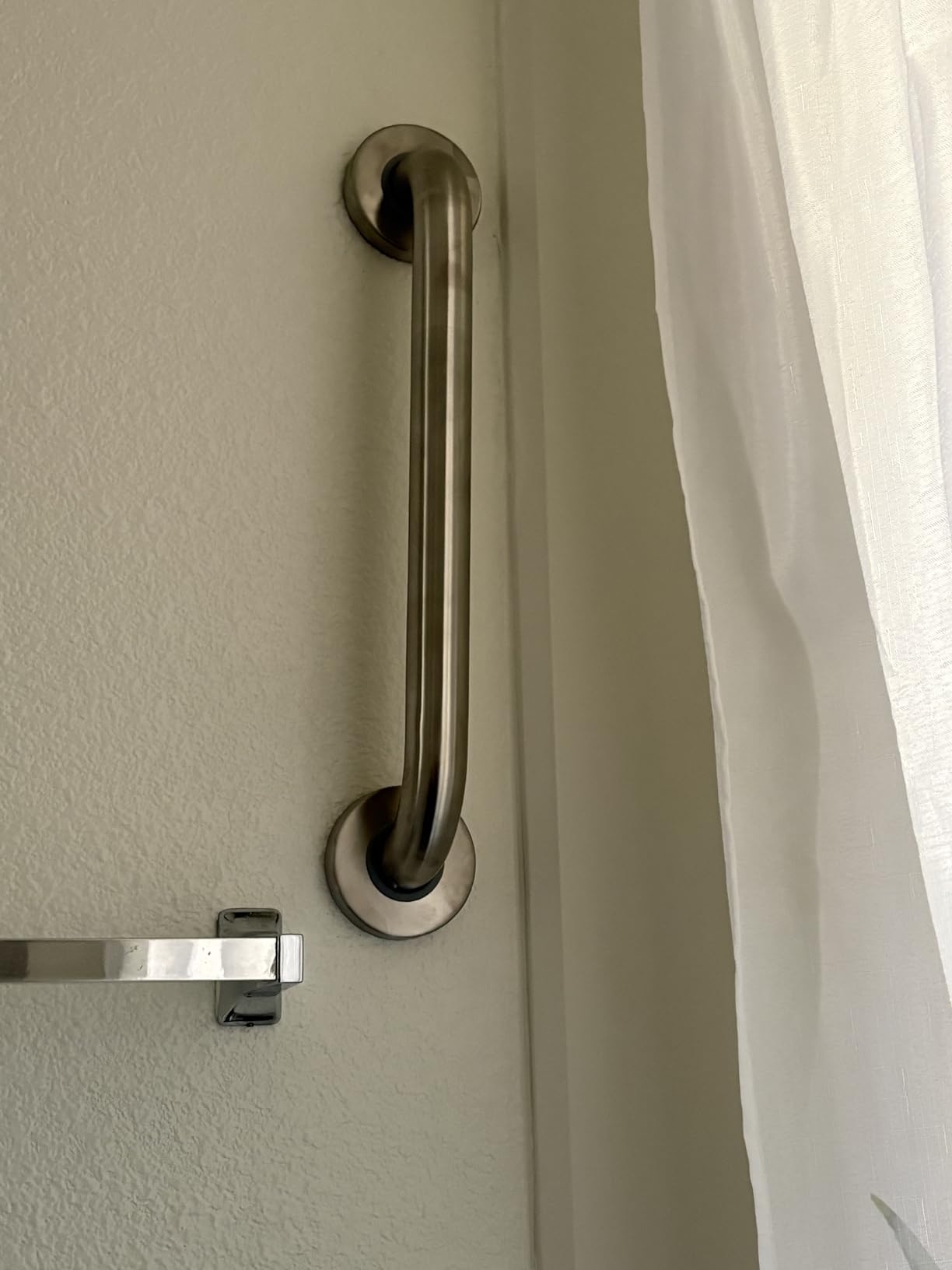 AmazerBath Shower Grab Bars for Seniors Anti Slip, Bath Safety Grab Bar for Needy, Stainless Steel Bathroom Safety Grab Bars, Thickened Bar Bigger Base Holds 500LBS, 16