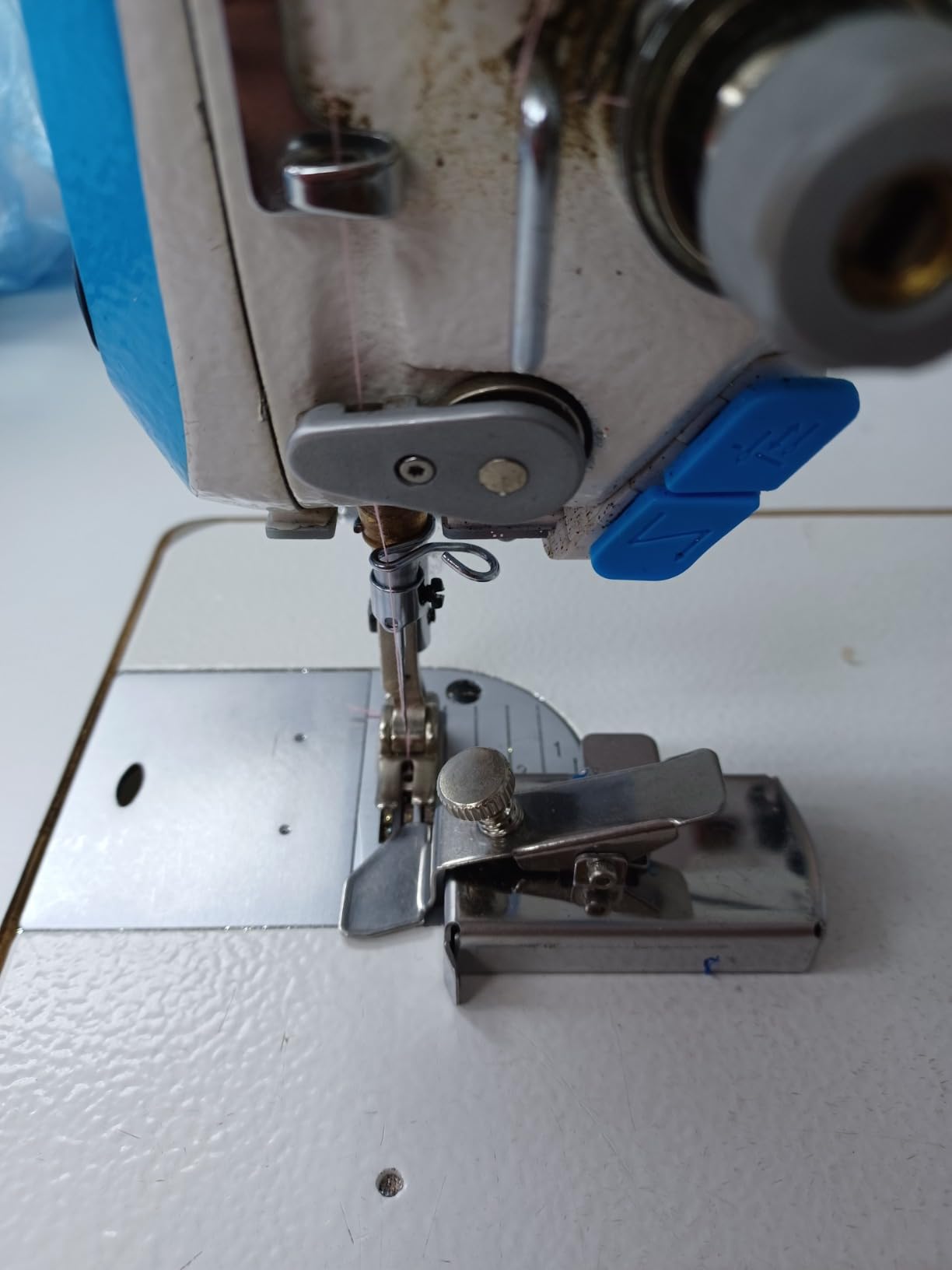 TIGARI Magnetic Seam Guide for Sewing Machine, Magnetic Sewing Guide with Clip, Multifunctional Ruler, Hemmer Guide, Seam Guide, Hem Guide for Walking Foot Sewing Machine, Sewing Supplies Accessories customer photo 1