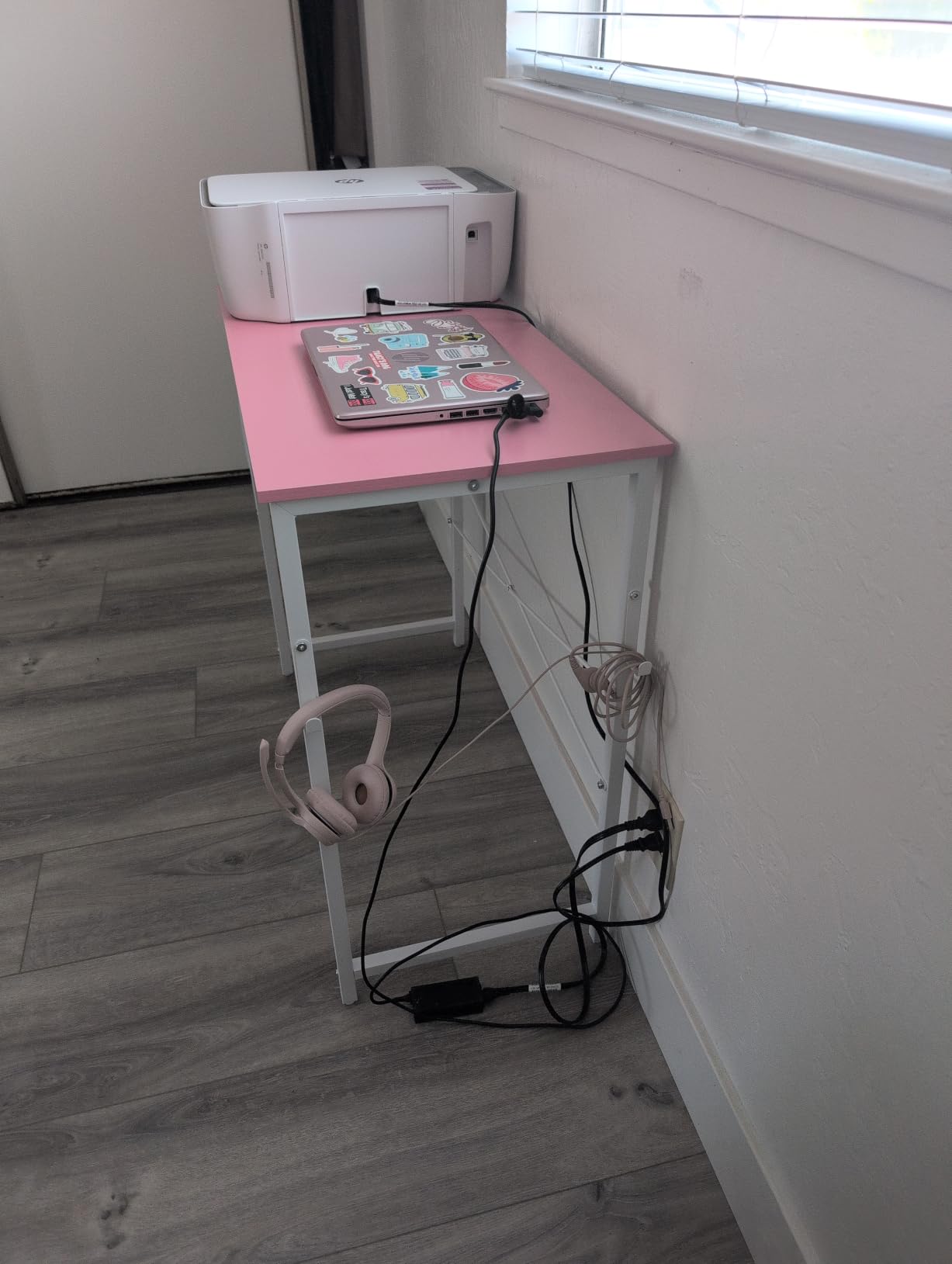 Pamray 32 Inch Computer Desk Small Spaces Desk with Storage Bag for Bedroom Writing and Home Office Work Small Study Desk Table White customer photo 1