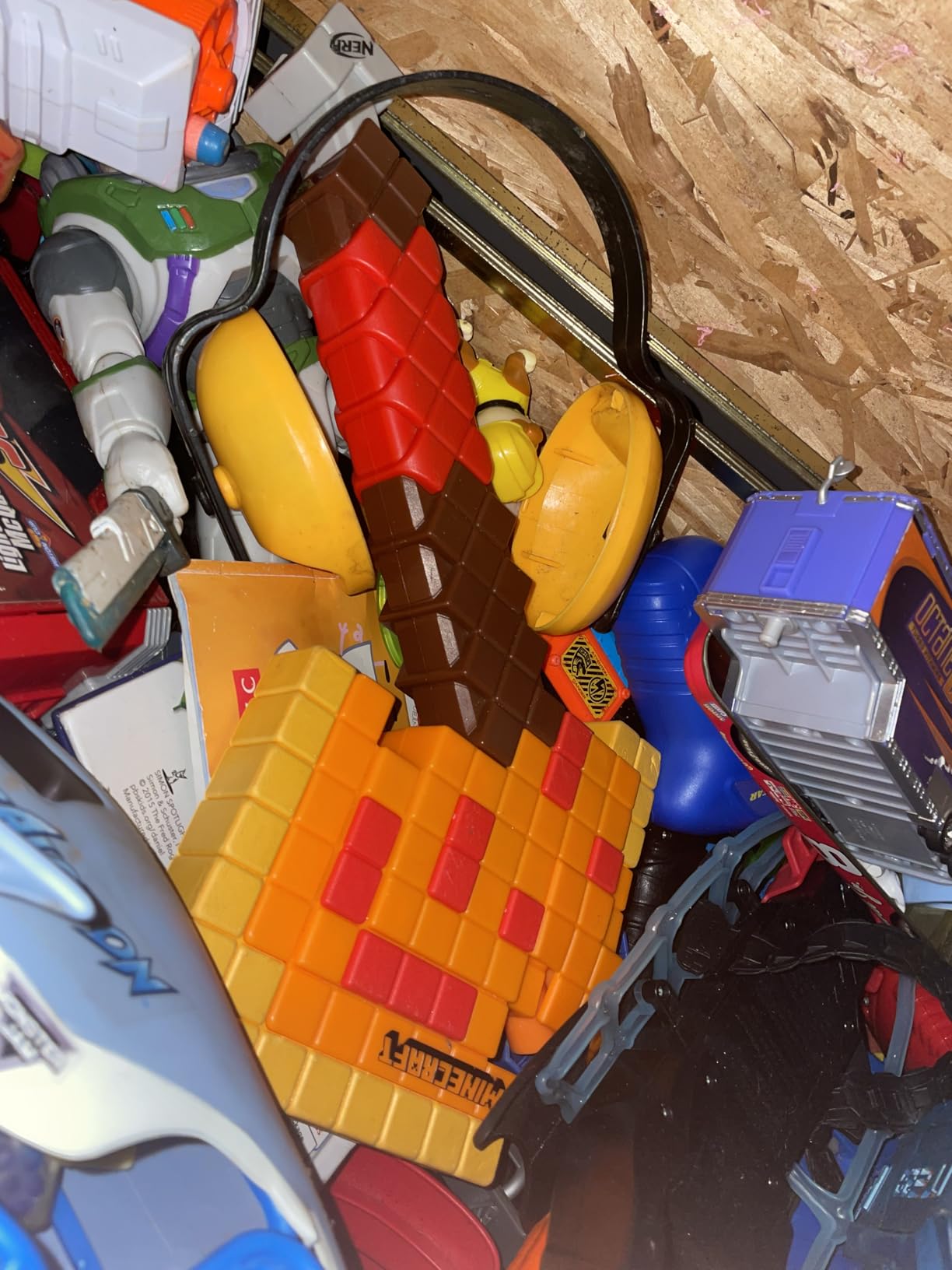 NERF Minecraft Firebrand, Dart Blasting Axe, 6 Elite Foam Darts, Design Inspired by Minecraft Axe in The Game, Pull Down Priming, Minecraft Toys customer photo 2