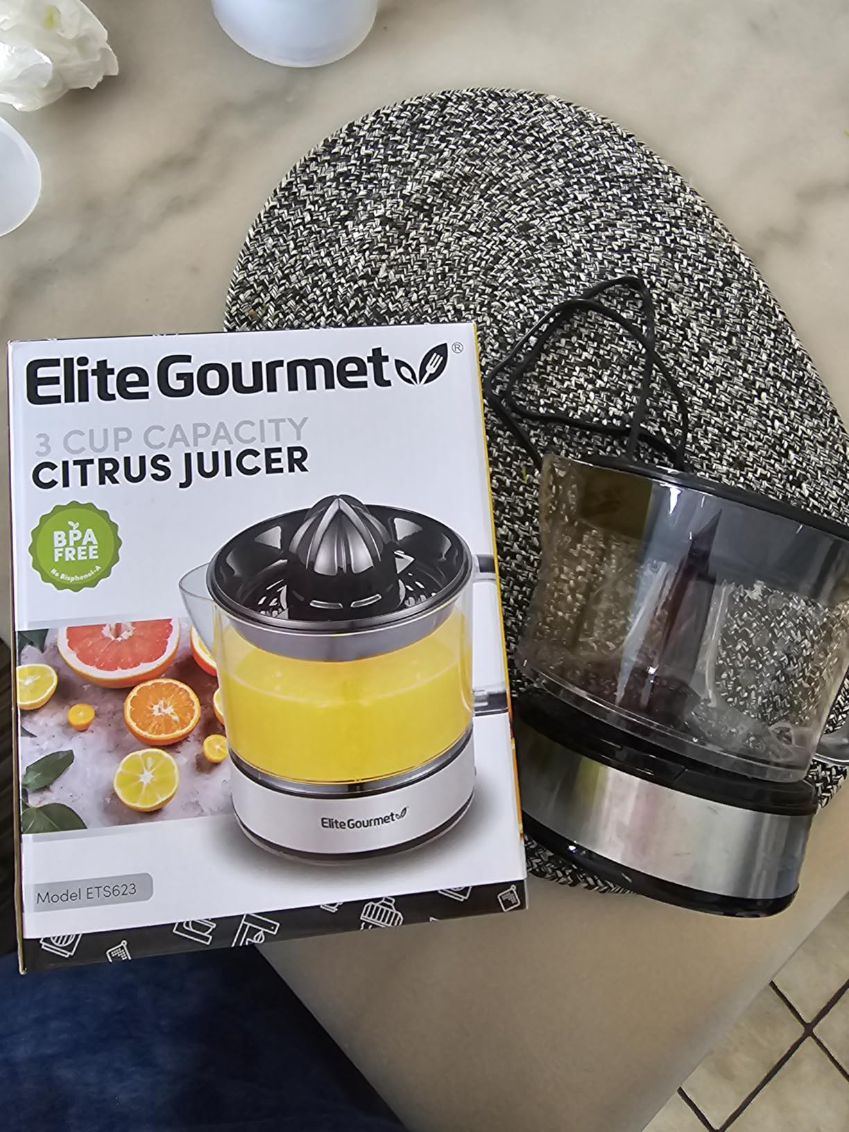 Elite Gourmet ETS623 Electric Citrus Juicer, 24 oz, Black/Stainless Steel customer photo 1