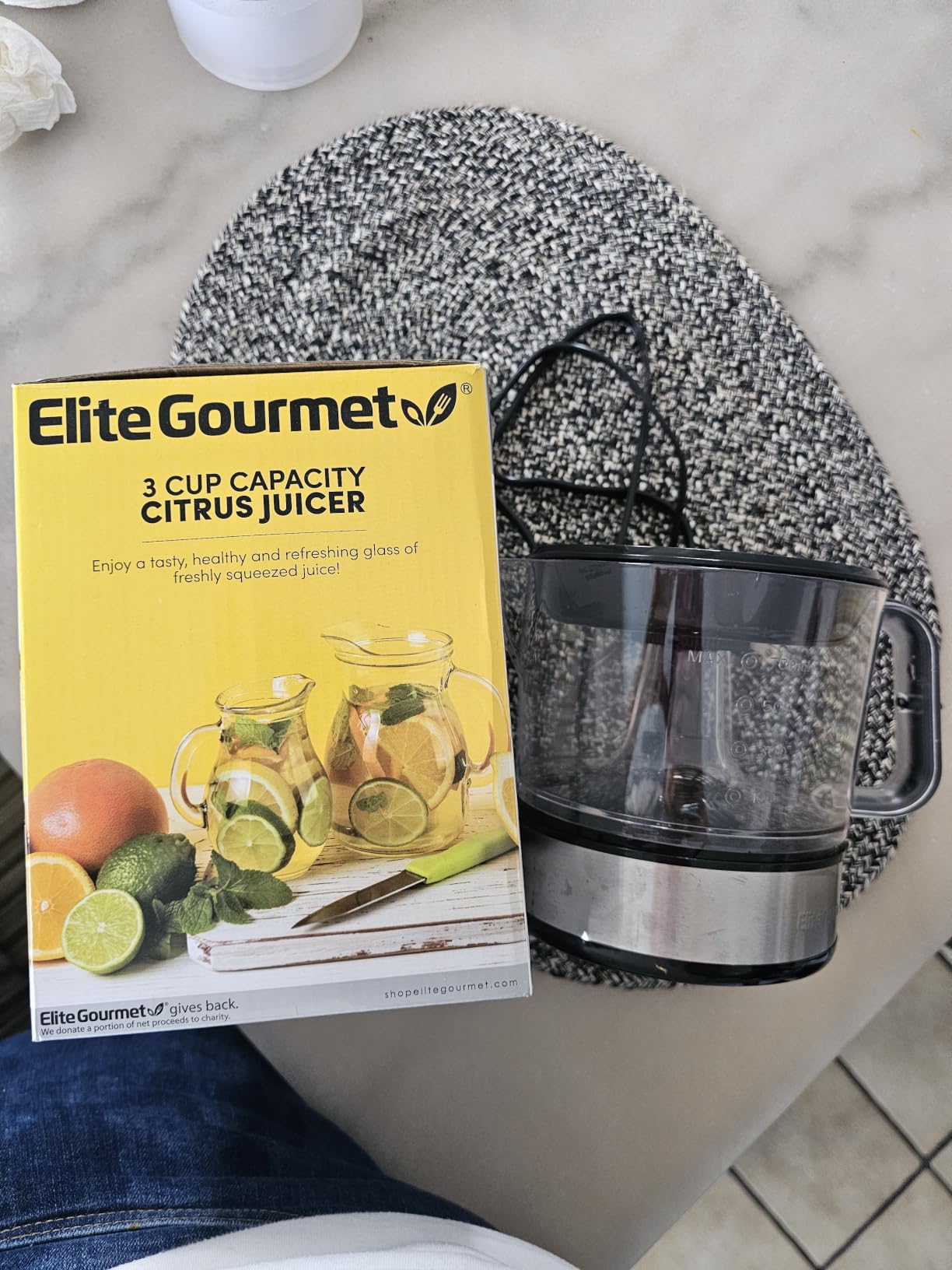 Elite Gourmet ETS623 Electric Citrus Juicer, 24 oz, Black/Stainless Steel customer photo 2