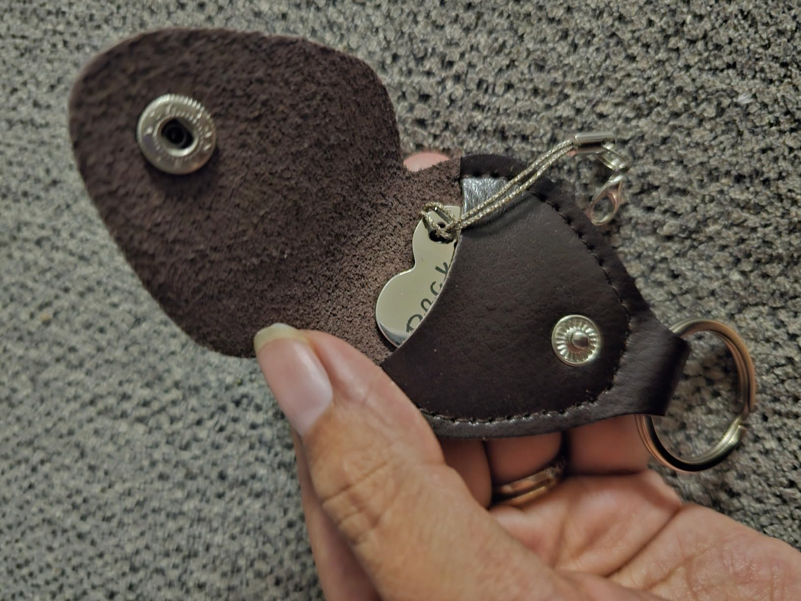 Qunrwe Pocket Hug Token,Long Distance Gifts Keepsake,Double Sided Inspirational Thinking of you Gift with Leather Keychain customer photo 2