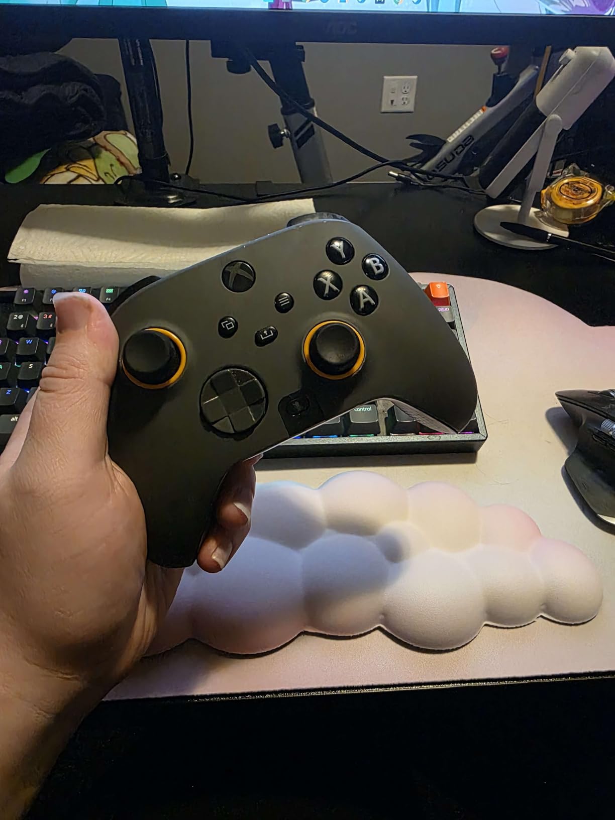 SCUF Instinct Pro Performance Series Wireless Xbox Controller — Remappable Back Paddles — Instant Triggers — Xbox Series X|S, Xbox One, PC and Mobile — White customer photo 1