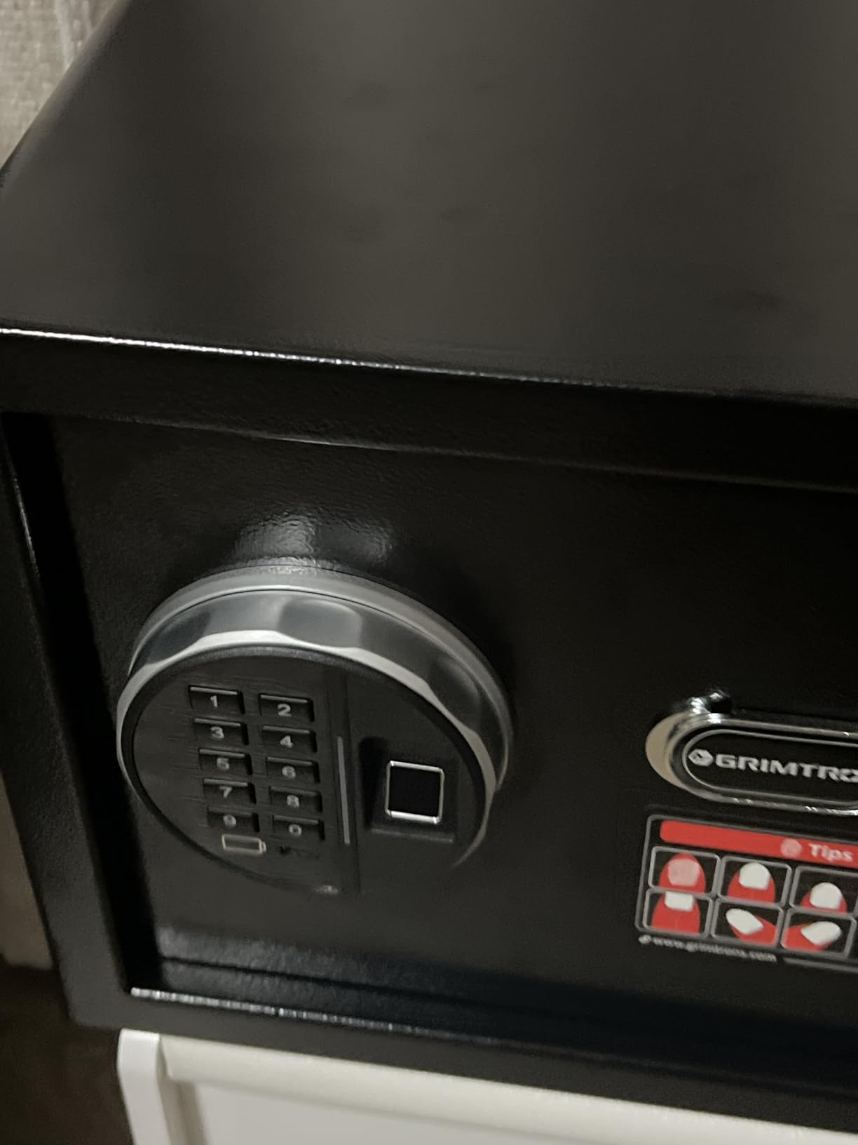 Grimtron 32LB Biometric 4 Pistols Safe with Fingerprint Lock, 3-8 Digit PIN customer photo 2