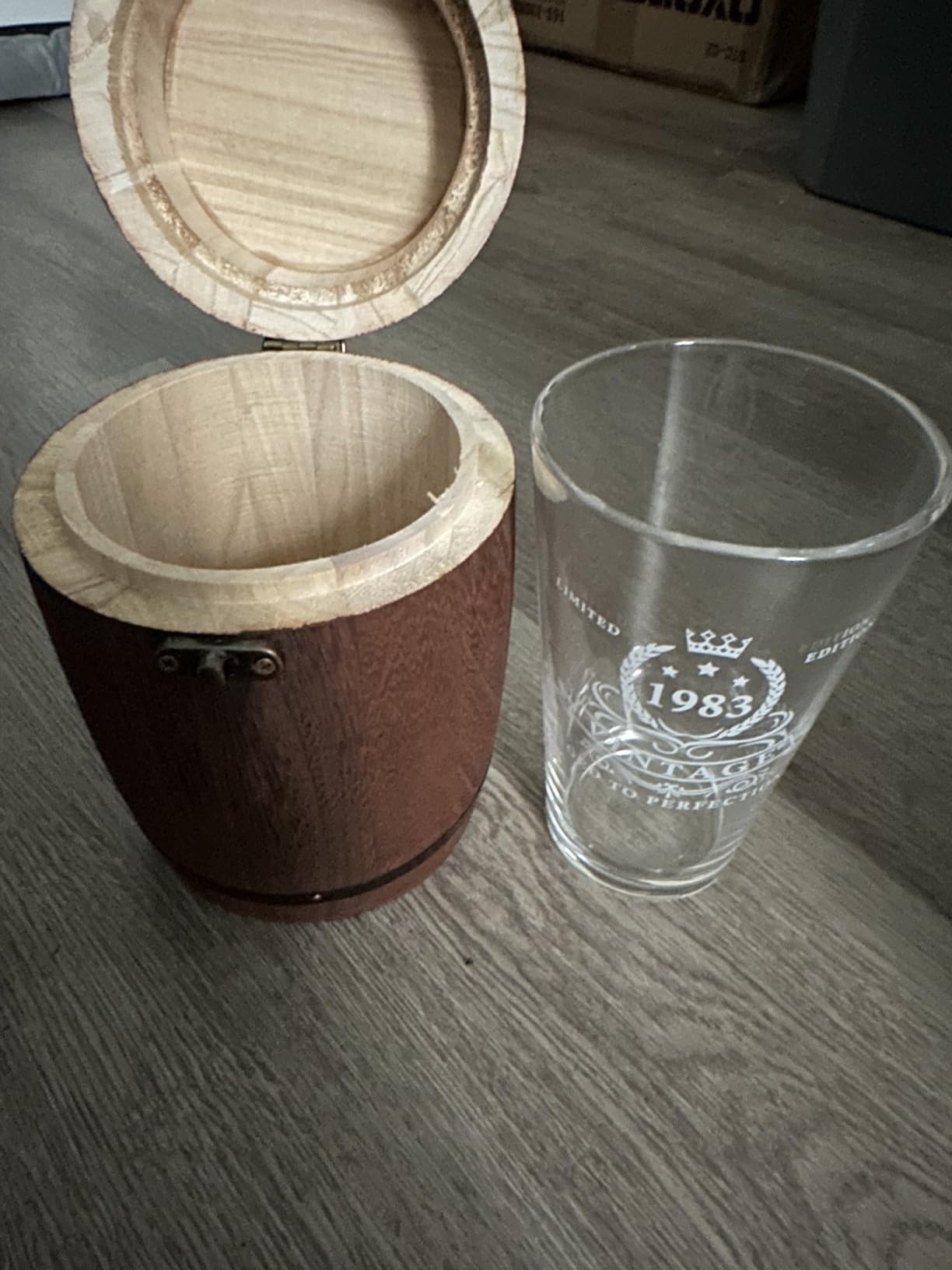 LIGHTEN LIFE 40th Birthday Gifts for Men 16oz,1986 Beer Glass in Barrel Box,40th Birthday Gift Ideas,1986 Pint Glass for 40 Years Old Dad,Husband customer photo 1