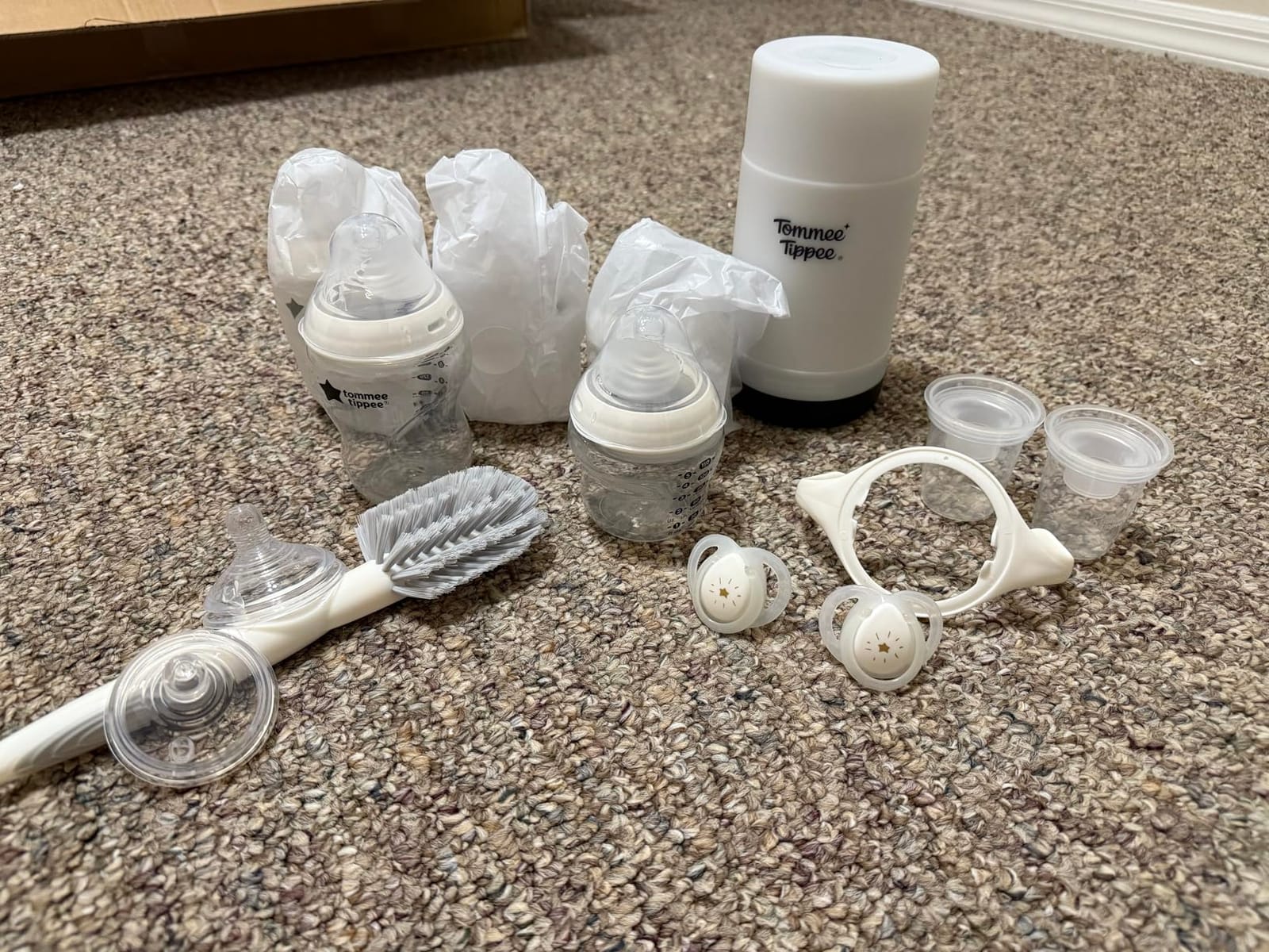 Tommee Tippee Natural Start Baby Bottle Set, Breast-Like Nipples, 0m+ customer photo 1