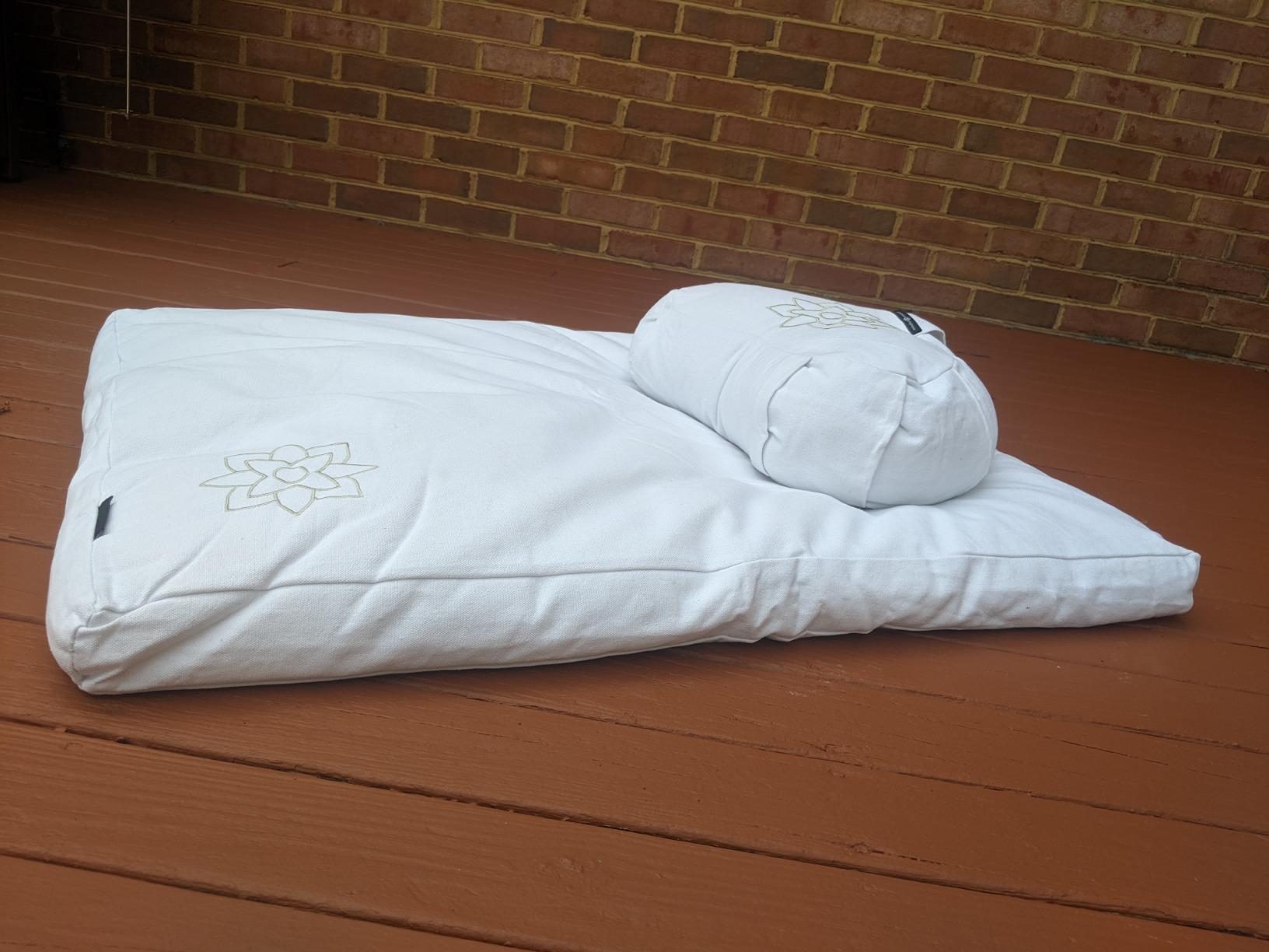 Mindful & Modern Large Meditation Cushion for Zafu Yoga - Meditation Pillow for Sitting on the Floor - Buckwheat Hull Filled Yoga Cushion with Removable, Washable 100% Cotton Cover and Carry Handle customer photo 2