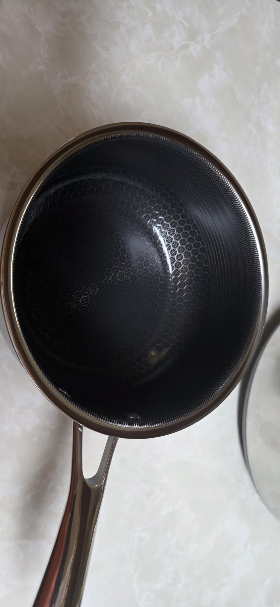 HexClad Hybrid Nonstick 6 Pc Pot Set & Trivets, 2, 3, and 8-Qt Pots & Lids customer photo 1