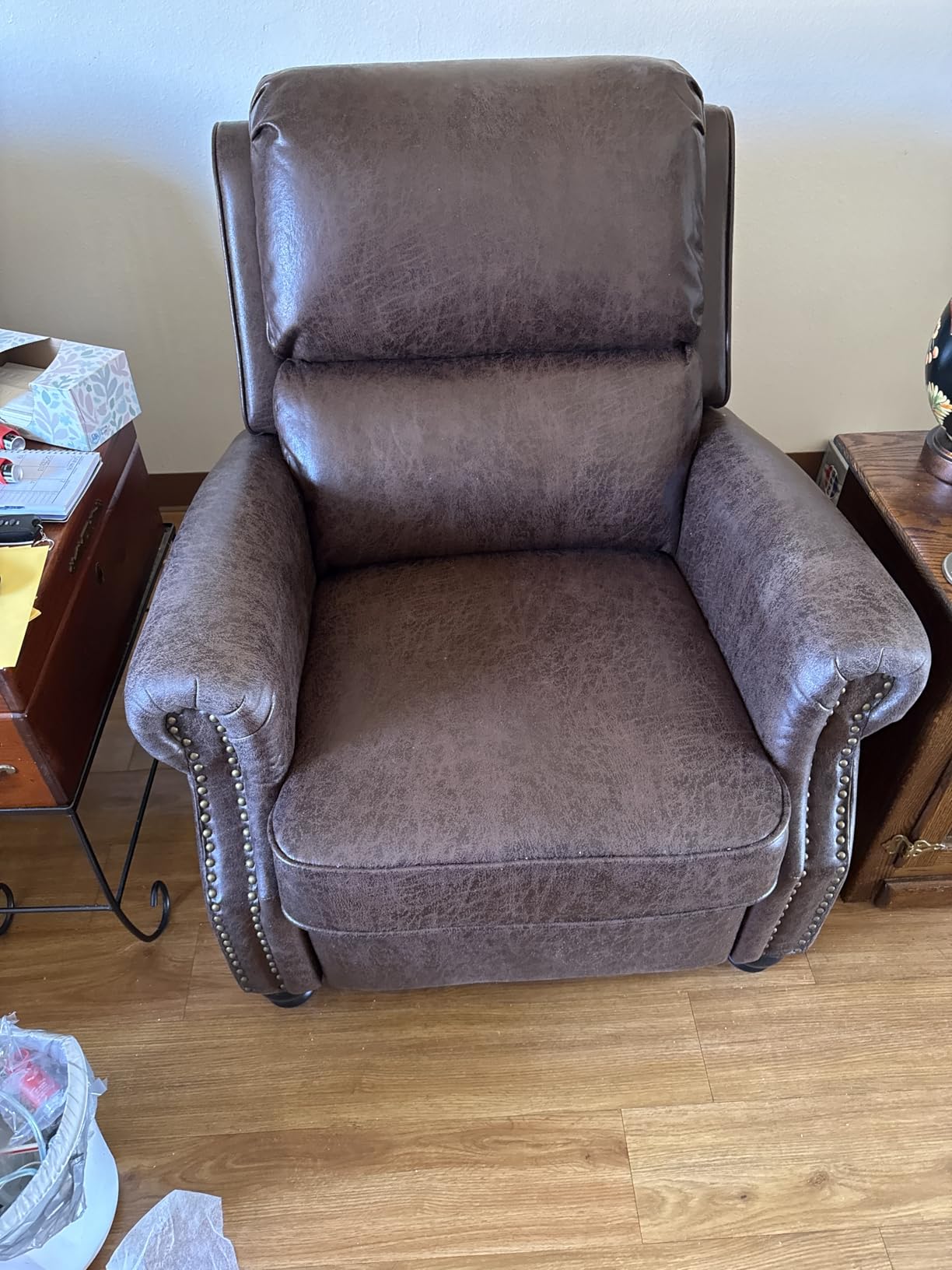 CANMOV Pushback Recliner Chair Faux Leather Armchair Push Back Recliner with Rivet Decoration Single Sofa Accent Chair for Living Room, Reddish Brown customer photo 1