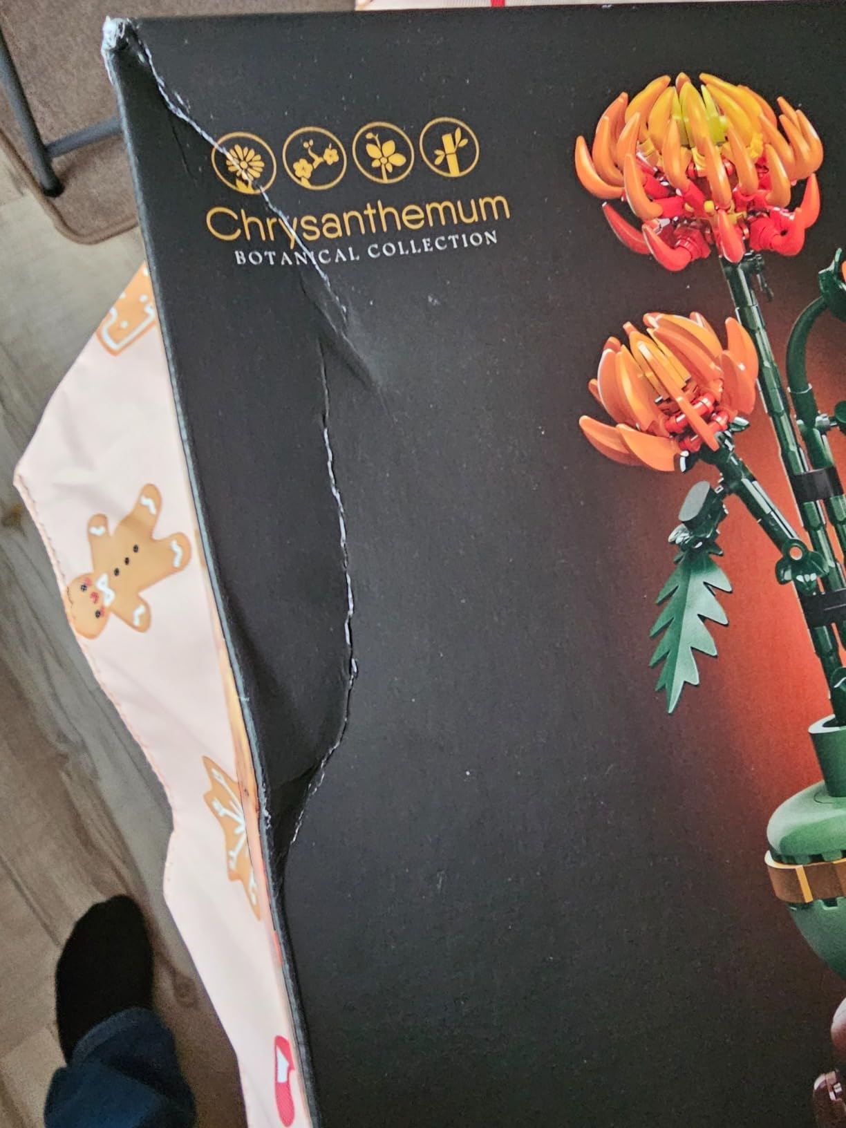 LEGO Botanicals Chrysanthemum Building Set for Adults Ages 18+ - Artificial Flower for Dinner Table Centerpieces & Decoration - Gift for Birthdays - 10368 customer photo 2