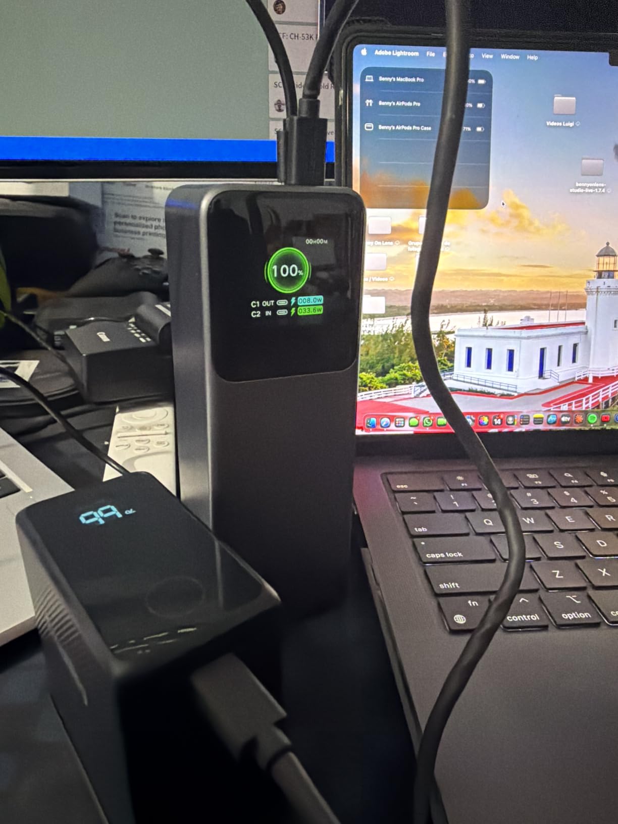 UGREEN Nexode 25000mAh 200W PD 3.1 TFT 3-Port Power Bank | TFT smart display, 90Wh, PD 3.1 fast for laptops. Supports MacBook Pro/Air, Dell, iPhone 17 customer photo 2