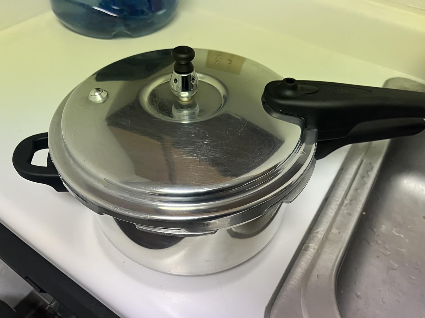 IMUSA 7 Quart Stovetop Aluminum Presure Cooker with safety valves for risk-free opening customer photo 1