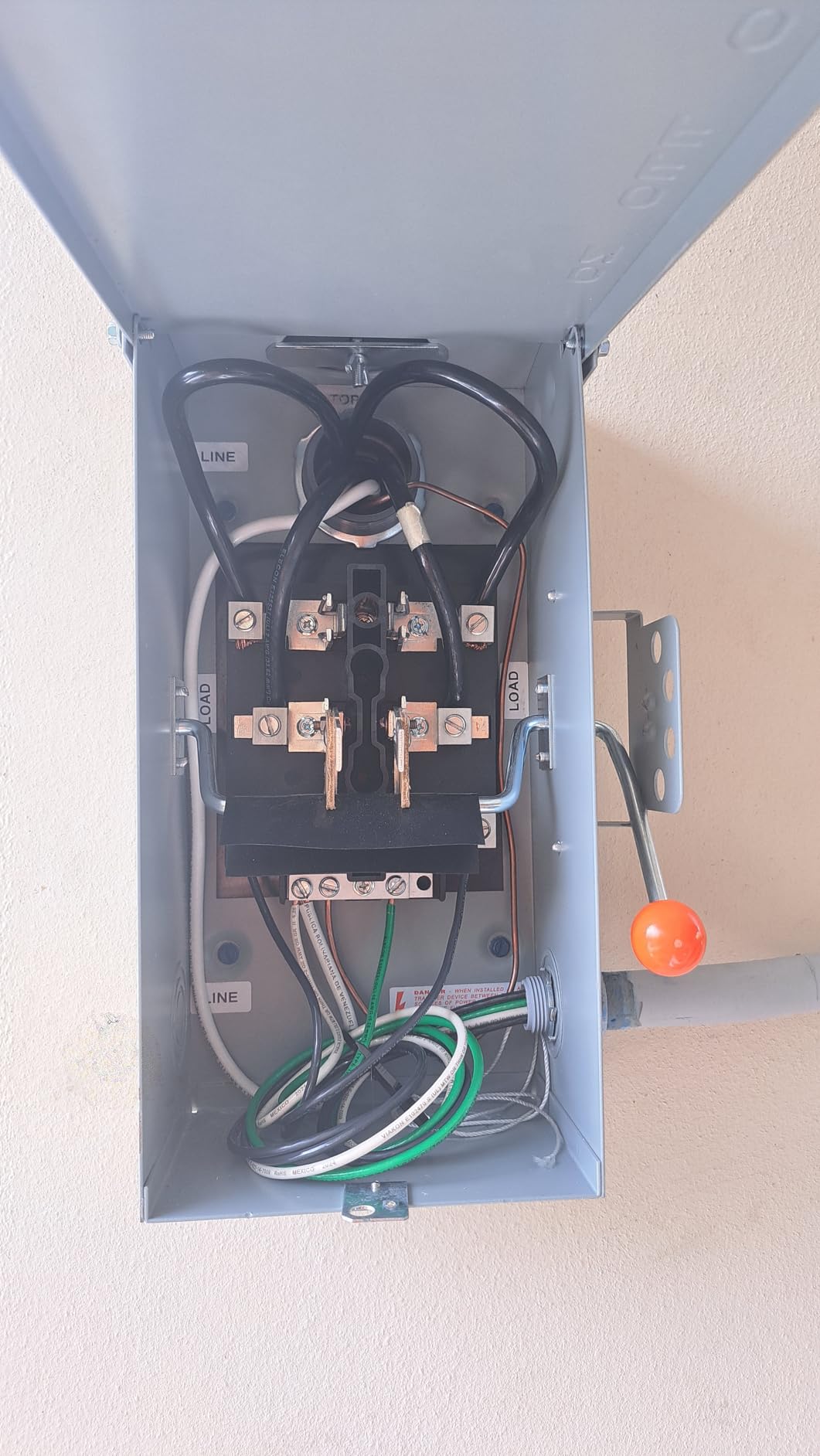100A Generator Transfer Switch, 24000W Heavy Duty Double Throw Safety Switch, 120/240V Manual Transfer Switch, Stronger Stability, Enlarged NEMA 3R Enclosure for Outdoor, 10-Year Warranty customer photo 1