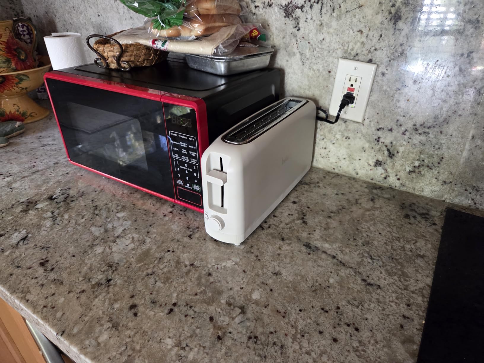 bella Fits-Anywhere™ 2-Slice Slim Toaster, Long Slot & Extra Wide, Surf customer photo 2