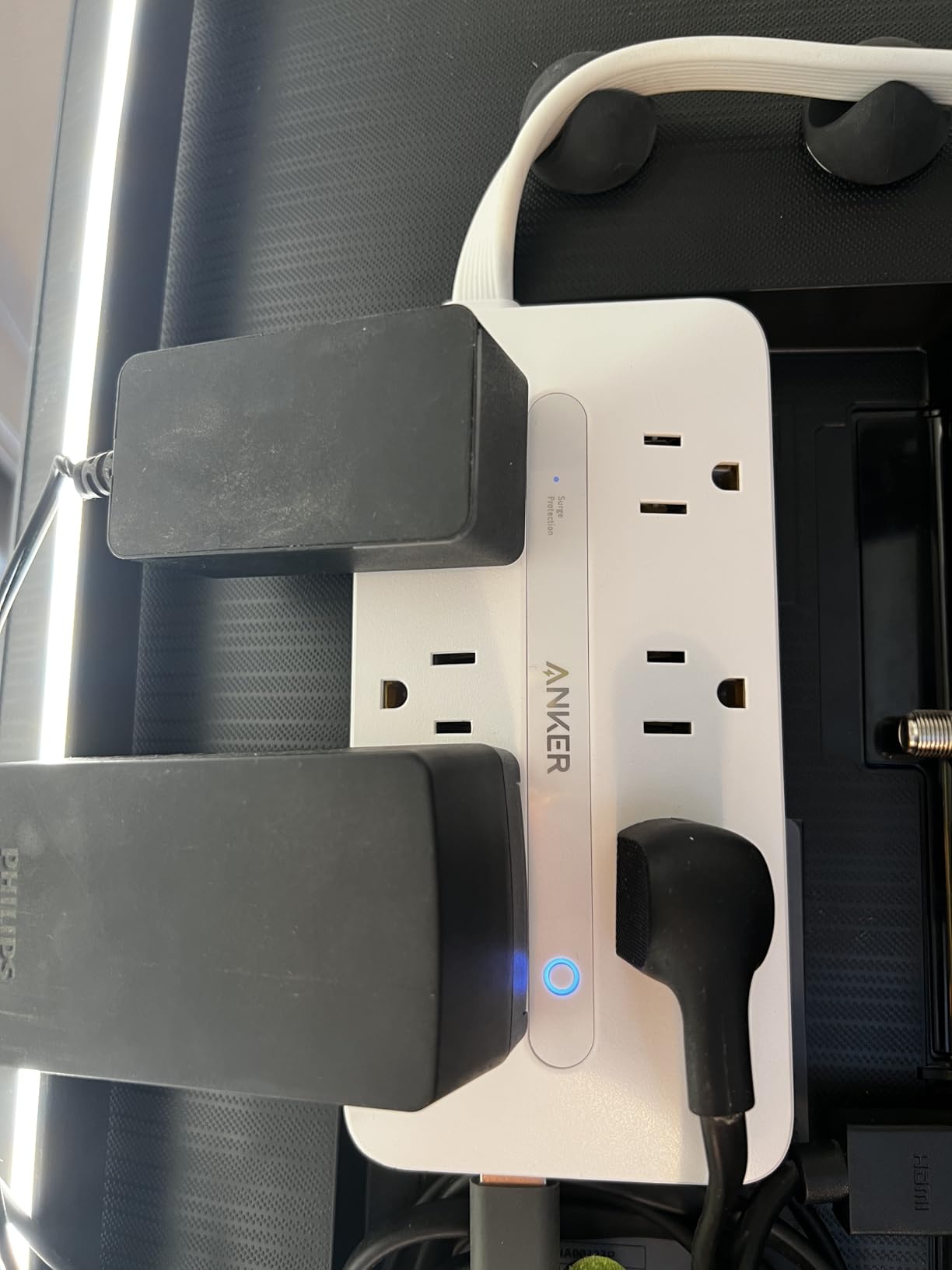 Anker Power Strip, 900J Surge Protector, 35W Max | Flat Plug Extension Cord with Multiple Outlets, 8 AC, 2 USB A, 2 USB C, 5ft Outlet Extender, Dorm Room Essentials,Home Office customer photo 2