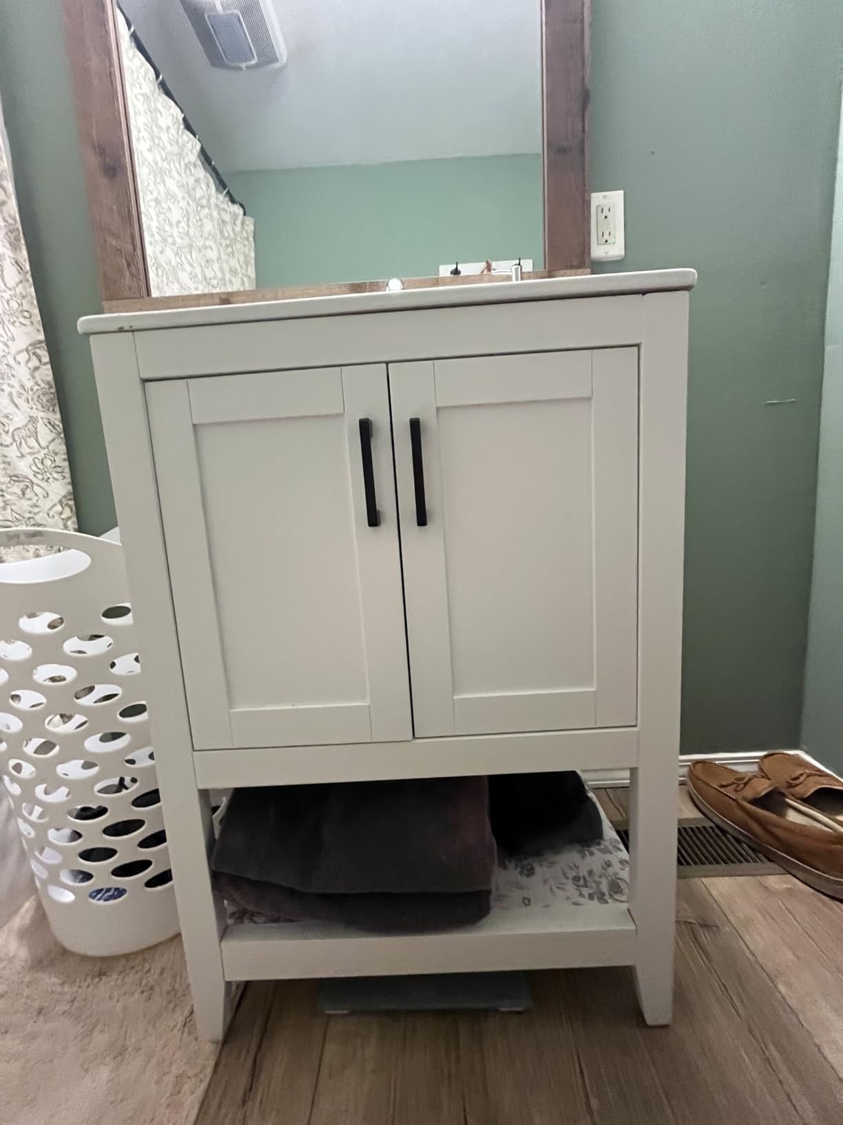 Yaheetech 24 Inch Freestanding Bathroom Vanity with Ceramic Sink, White customer photo 1
