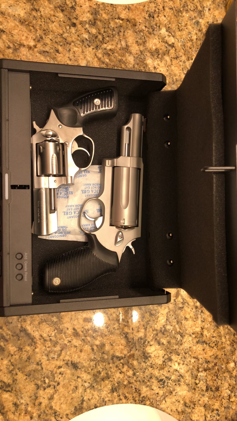 ONNAIS Large Biometric Gun Safe for Handgun with Fingerprint Keypad Lock customer photo 1