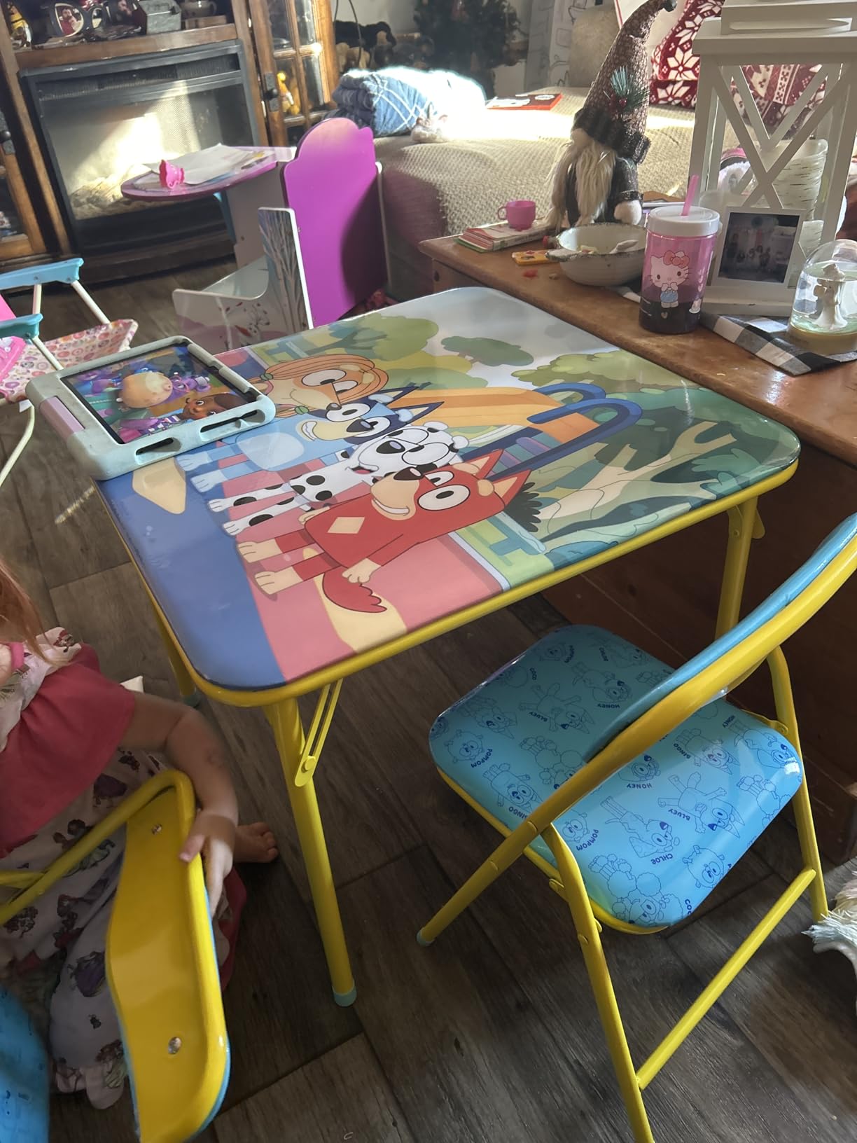 Marvel Spidey and His Amazing Friends Kids Activity Table and Chair Set,3 Piece Set with Square Table & 2 Folding Chairs, Furniture for Ages 3+, Indoor Play & Learning customer photo 1