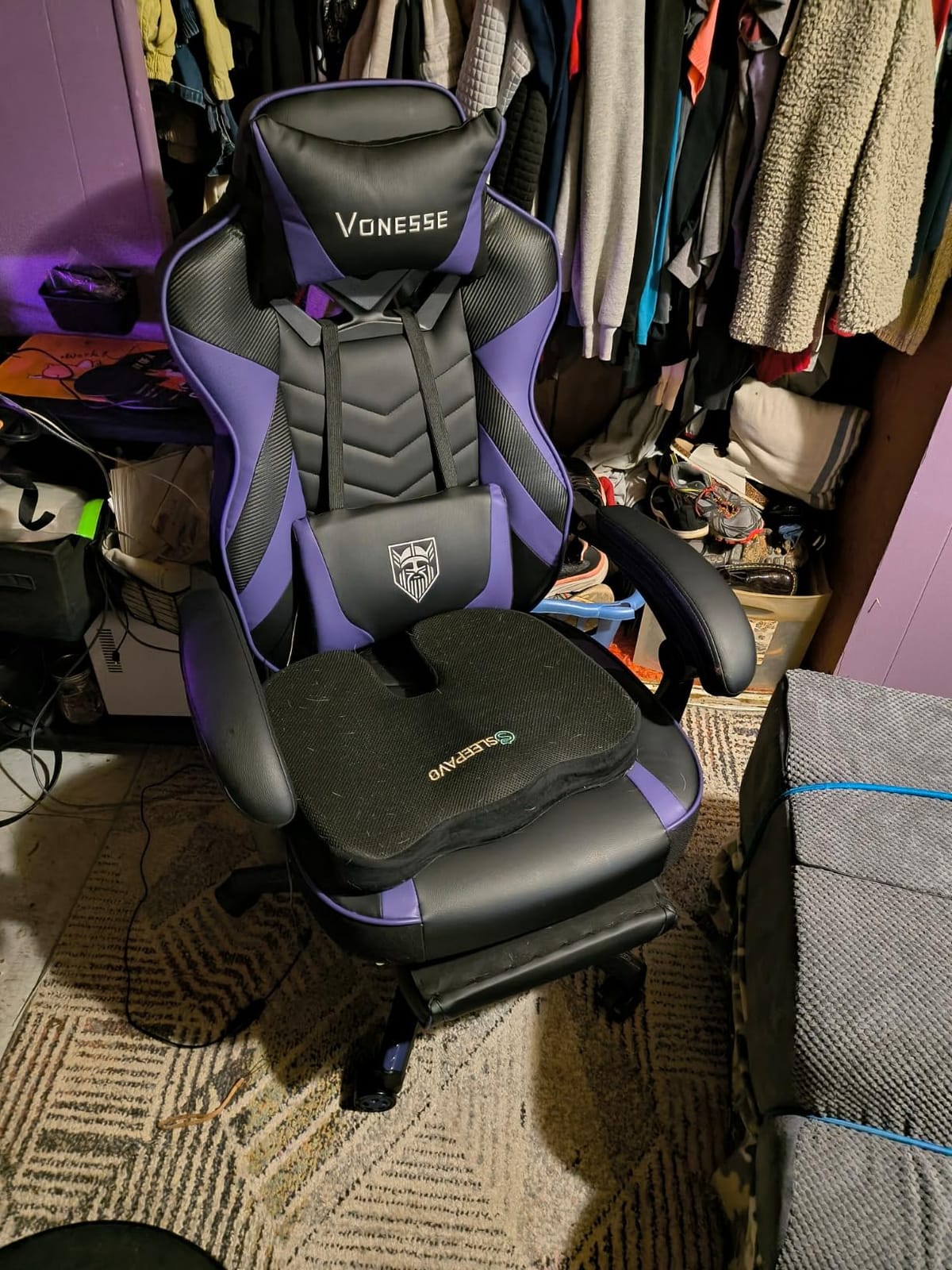 Vonesse Gaming Chair, Big and Tall Office Chair with Footrest and Massage, Gaming Chairs for Adults with Lumbar Support, Ergonomic High Back Computer Desk Chair with Pocket Spring Cushion (Black) customer photo 1