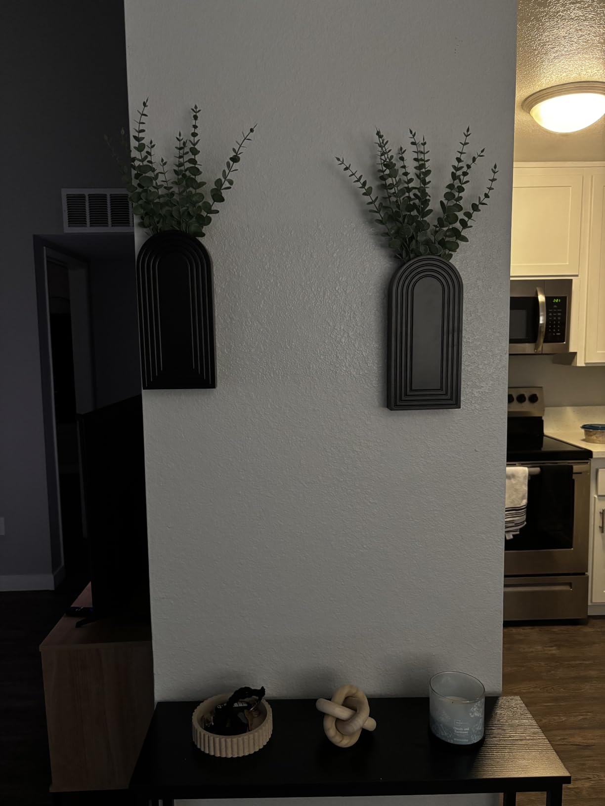 Dnnnii 2 Pack Wooden Wall Vase Set - Brown Finish Modern Farmhouse & Boho Wall Decor for Entryway, Hallway, Bathroom, Living Room, Dining Room, Narrow Spaces customer photo 2