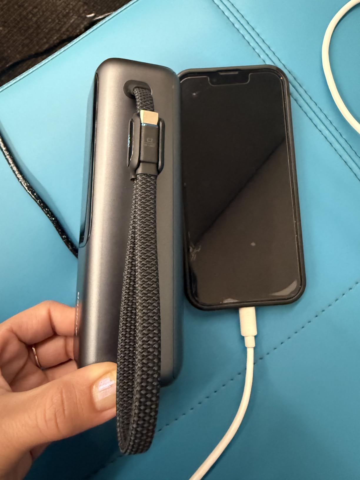 Anker Laptop Power Bank, 25,000mAh Travel Essential with 165W Total Output | 3 USB-C Ports with 100W Max Each, Built-In Retractable Cables, Flight-Ready, for iPhone 17 Series, MacBook, and More customer photo 1