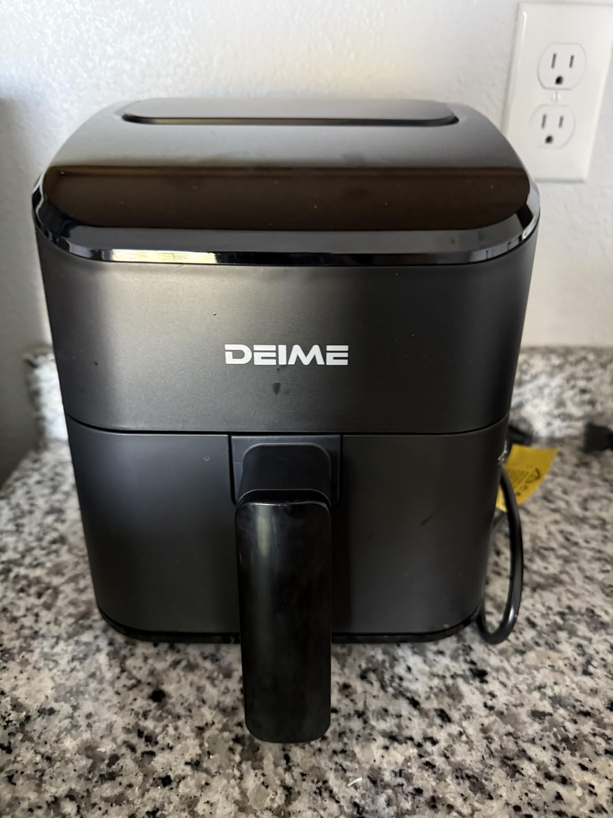 DEIME Air Fryer, Small Digital 3 Qt Airfryer Space Saving Compact, Bake, Reheat, Roasts for Quick Easy Meals, Mini Compact & Quiet, Nonstick & Dishwasher Safe Basket (Black) customer photo 2
