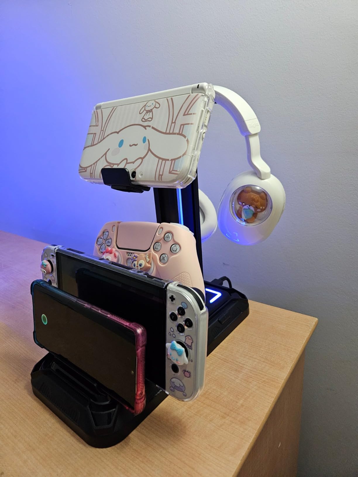 KDD Headset Stand with Charging Station - Detachable Controller Holder with 9 Light Modes - Rotatable Headphone Hanger with USB A&C Charger Ports - Earphone Hook for PC Gaming Accessories Storage customer photo 1